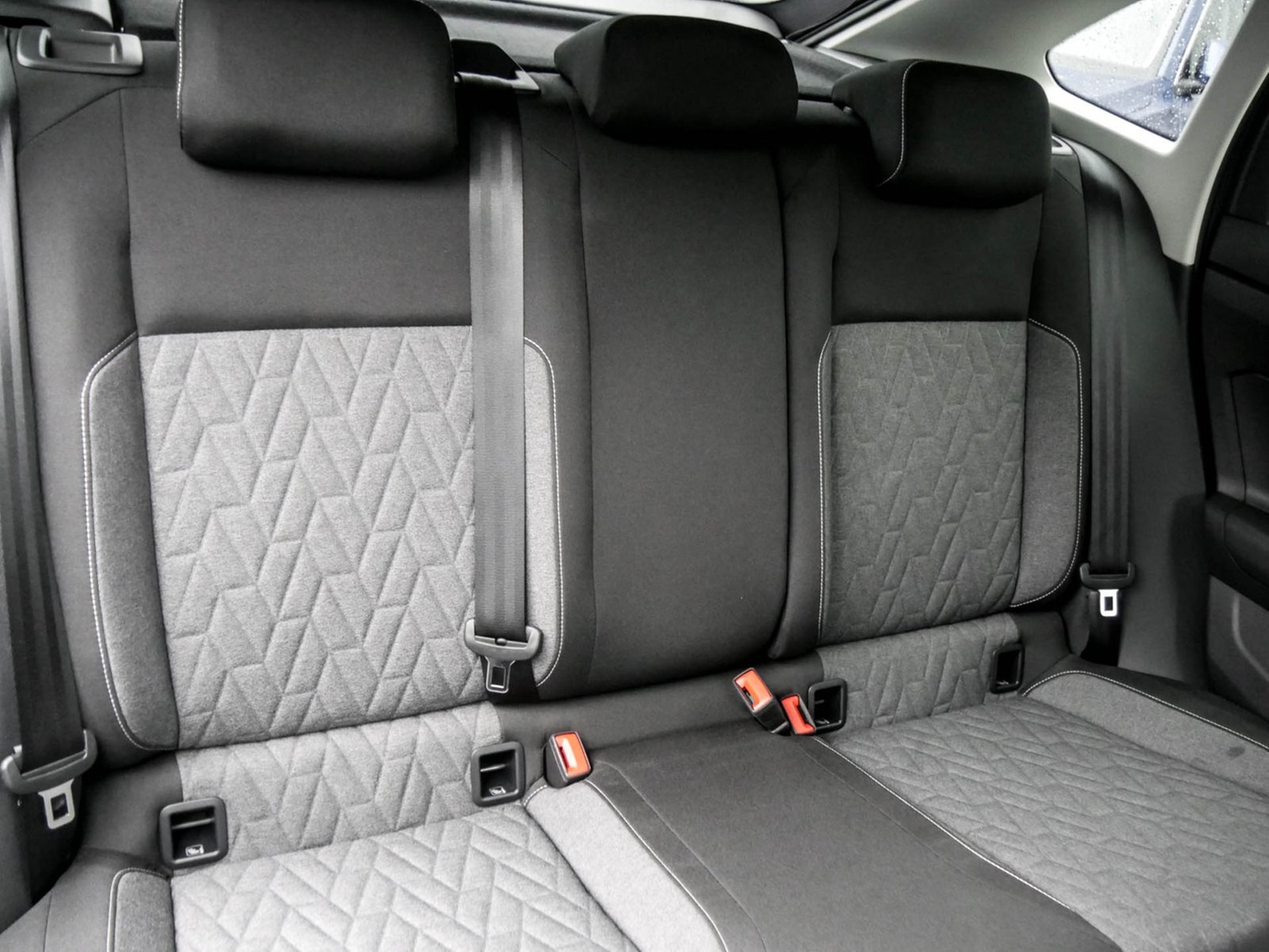 Volkswagen Taigo 1.5 MOVE PANO LM17 CARPLAY SITZHEIZUNG LED