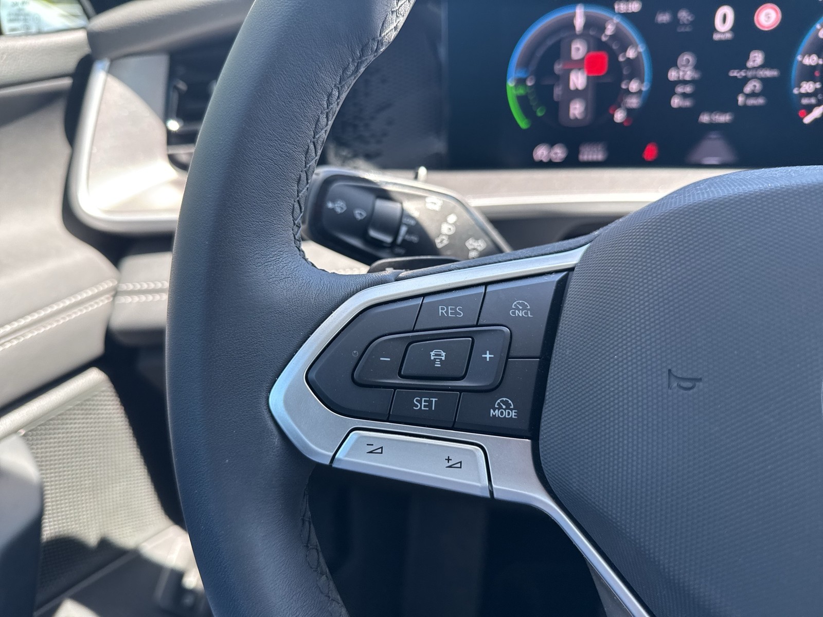 Volkswagen Tayron 1.5 HYBRID LIFE AHK CAM ACC LM18 E-KLAPPE