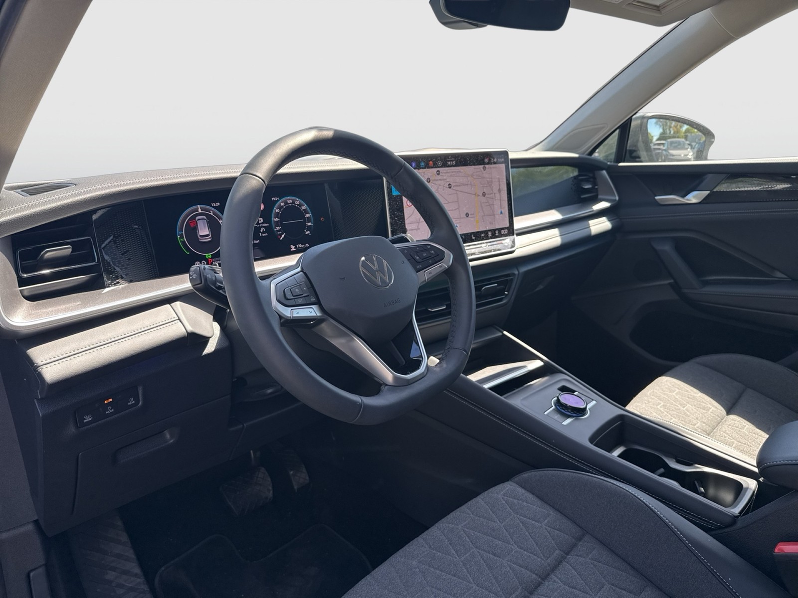 Volkswagen Tayron 1.5 HYBRID LIFE AHK CAM ACC LM18 E-KLAPPE