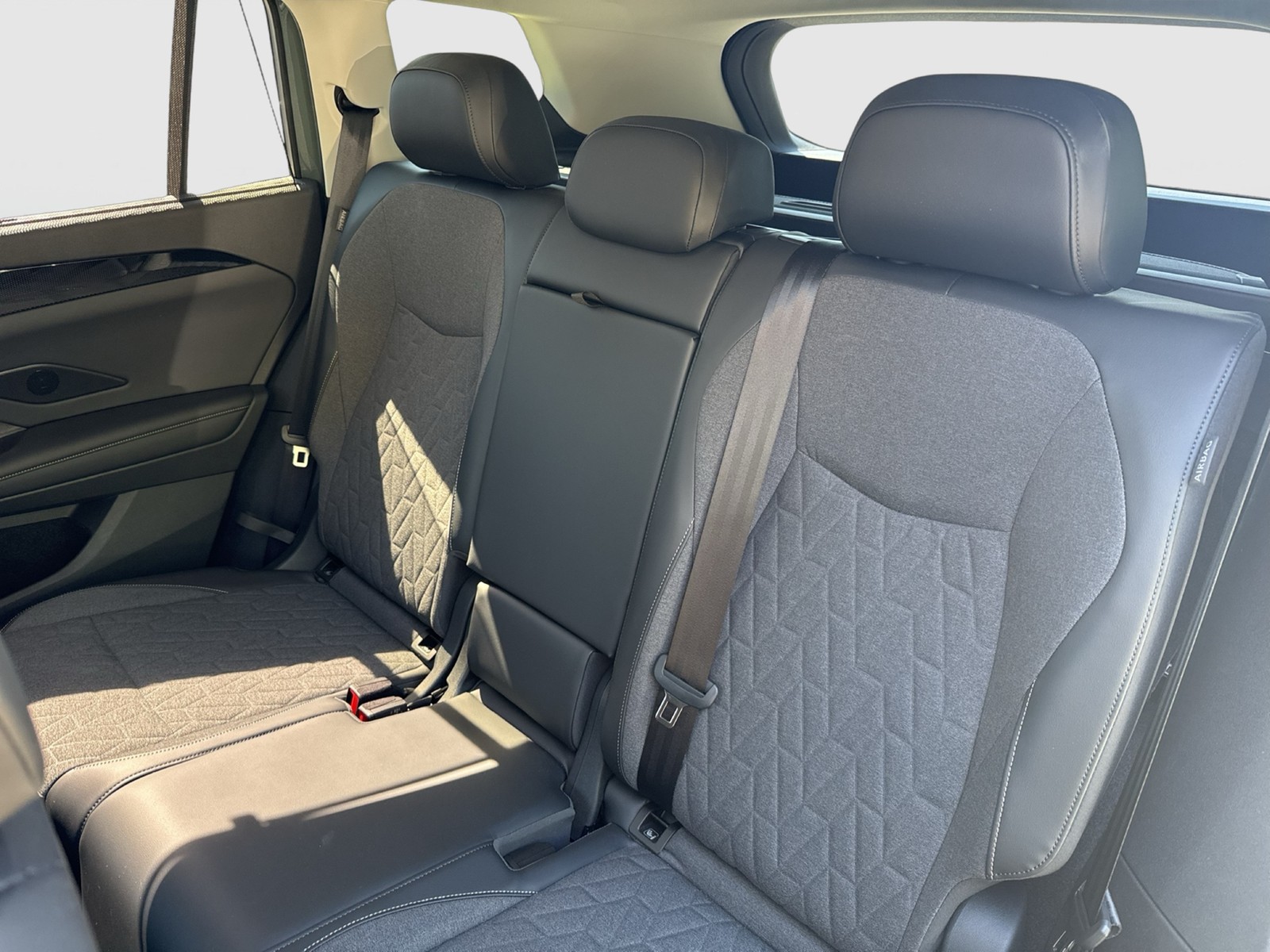 Volkswagen Tayron 1.5 HYBRID LIFE AHK CAM ACC LM18 E-KLAPPE