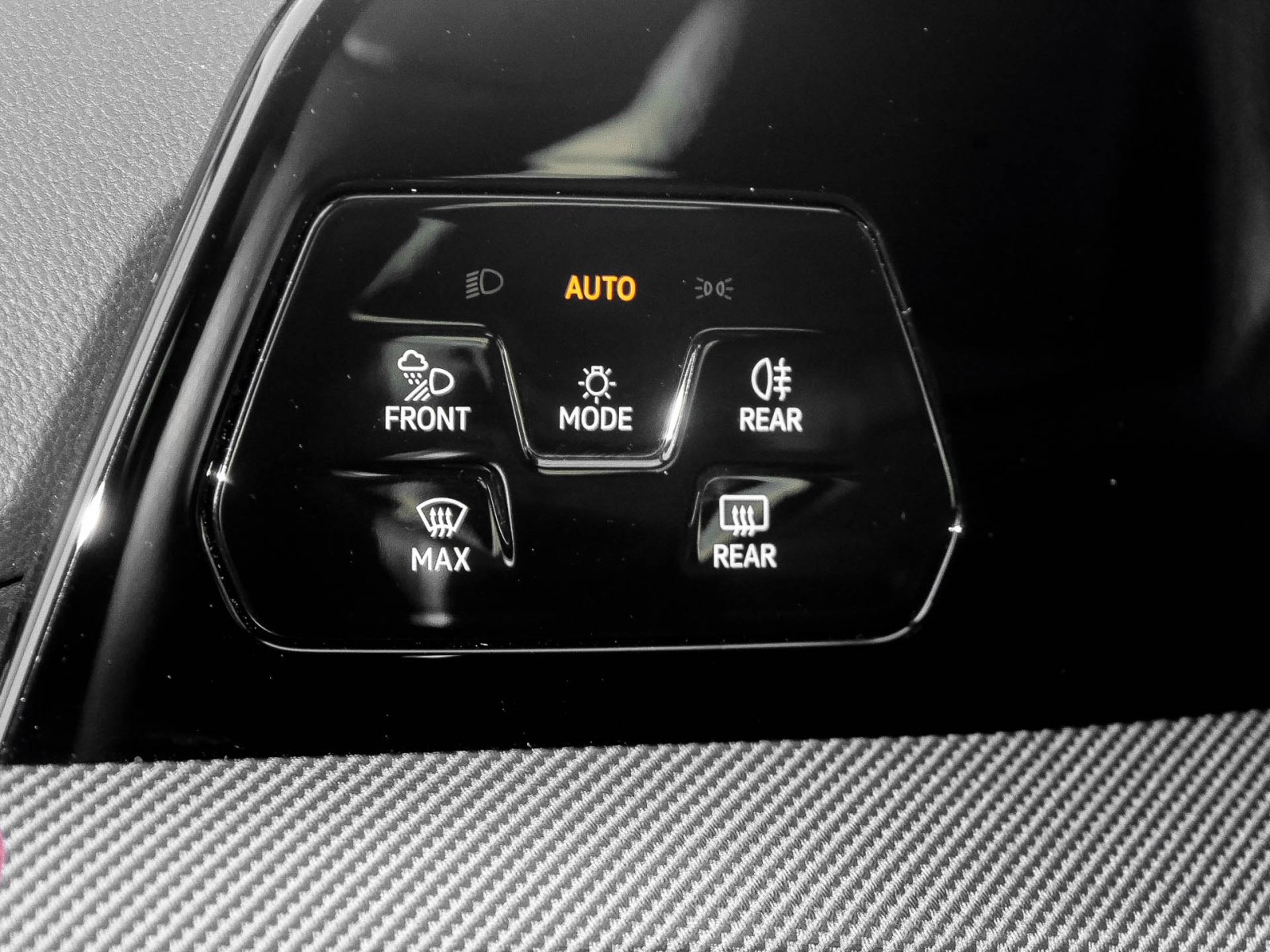 Volkswagen Golf Variant 2.0 TDI R-LINE DSG BLACKSTYLE AHK DCC MATRIX