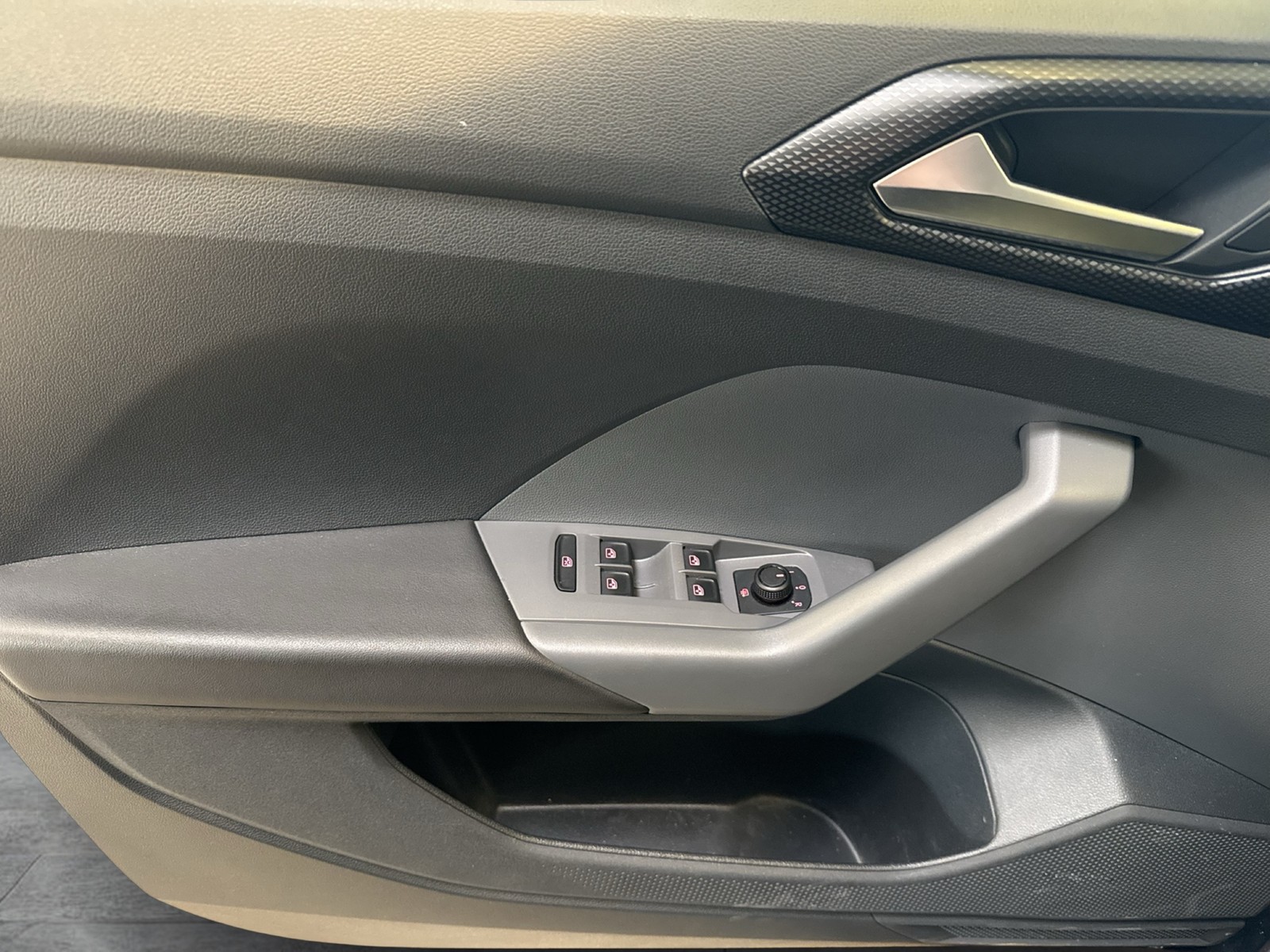 Volkswagen T-Cross 1.0 LIFE ACC CARPLAY SITZHZ EINPARKHILFE