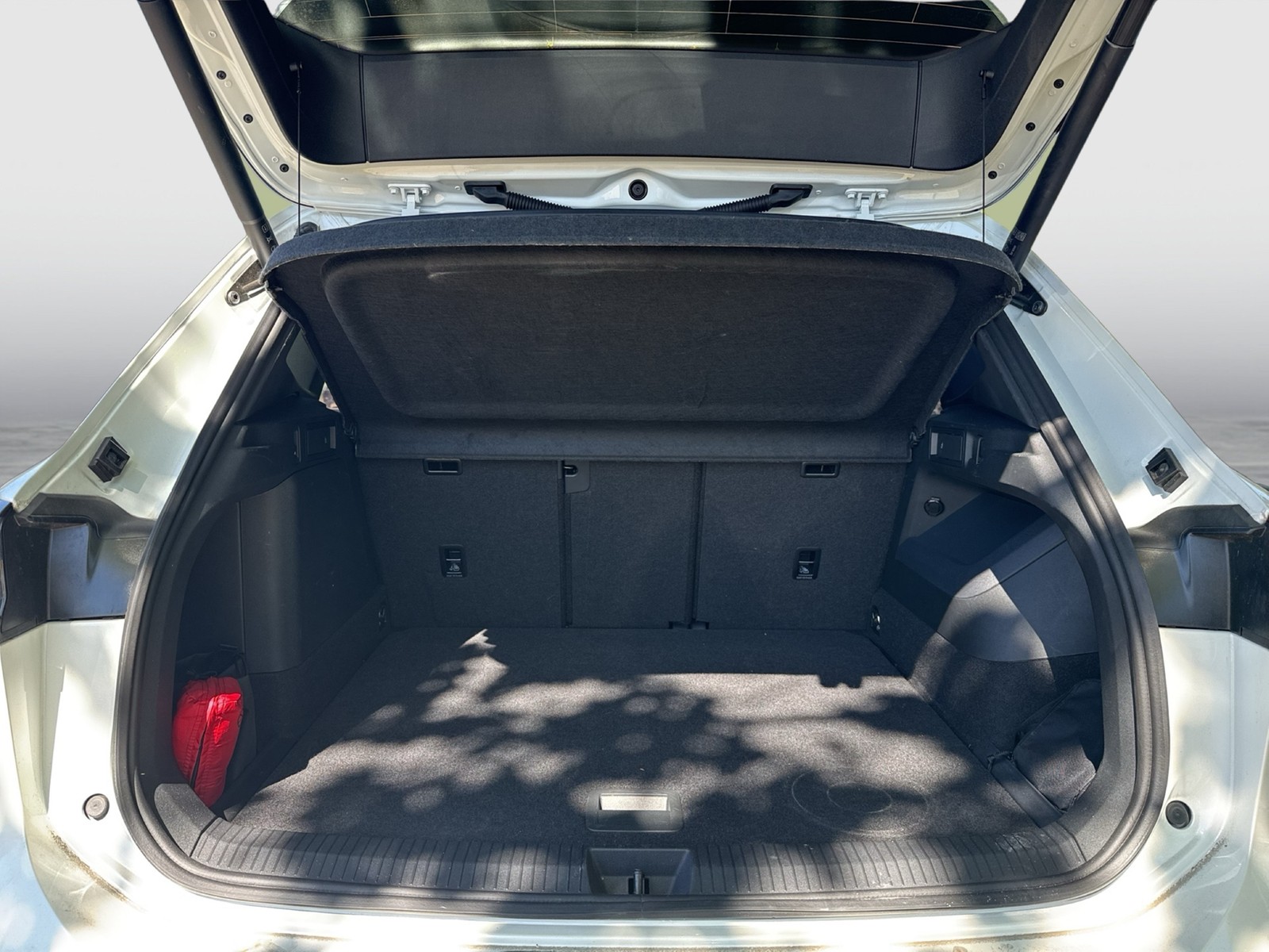 Volkswagen Tiguan 1.5 HYBRID R-LINE BLACK STYLE LEDER AHK