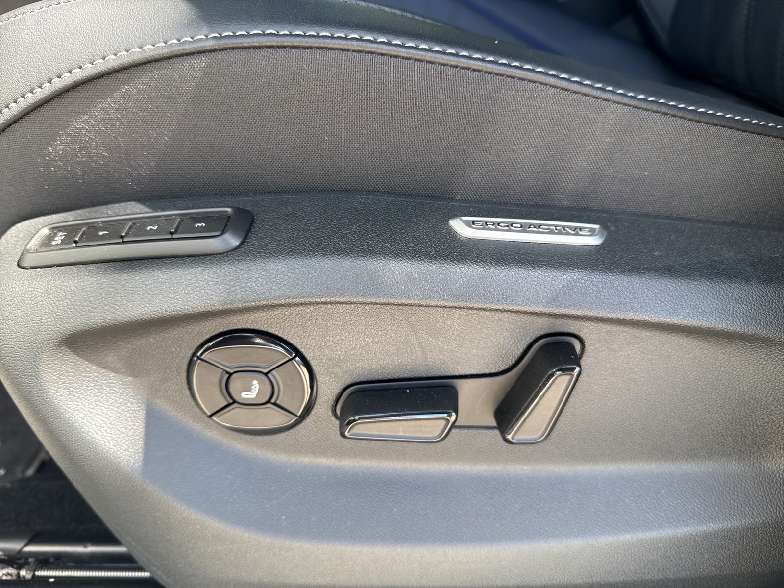 Volkswagen Tiguan 1.5 HYBRID R-LINE BLACK STYLE LEDER AHK