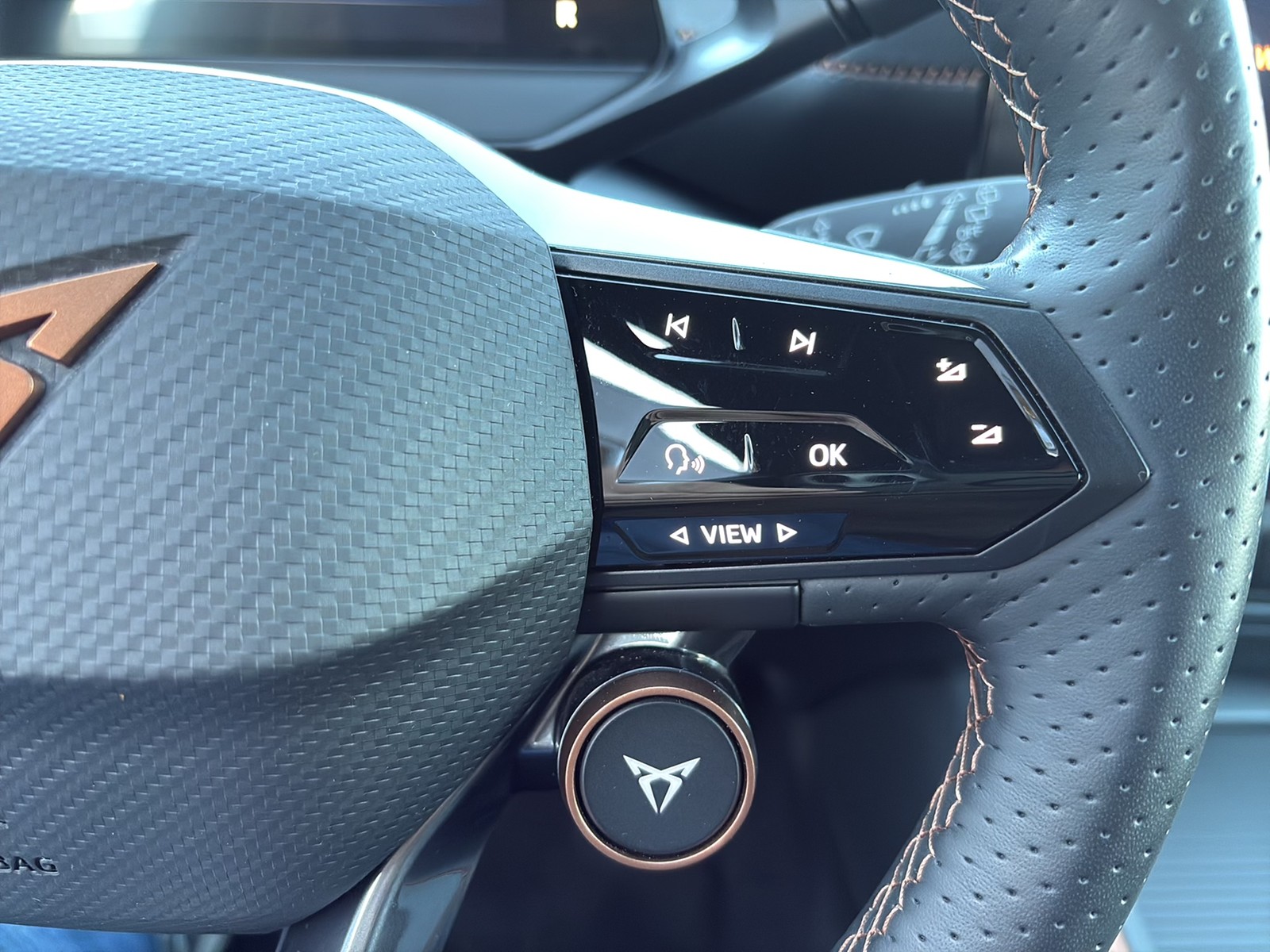 Cupra Born e-BOOST CAM ACC LM19 NAVI SITZHEIZUNG LED