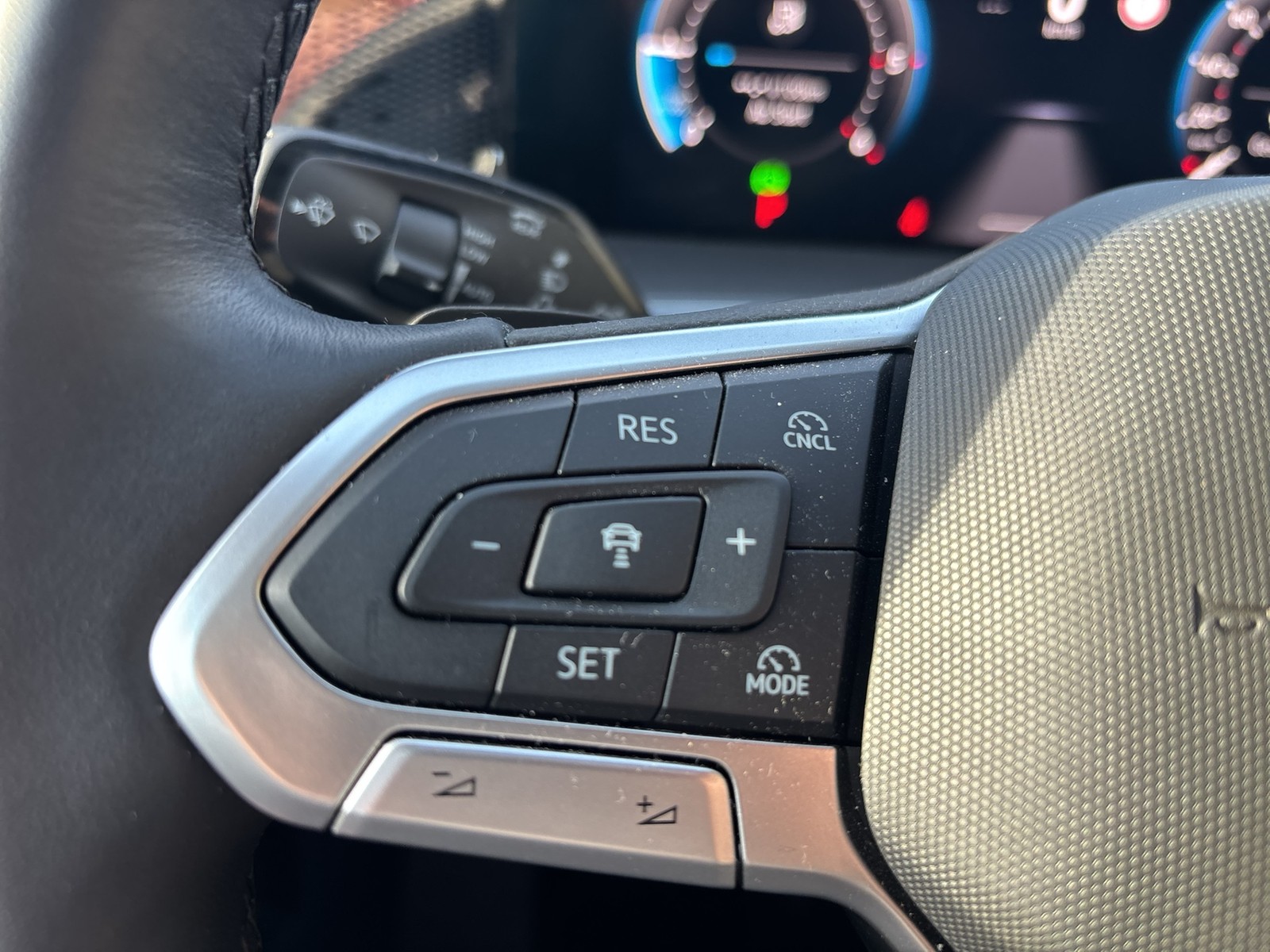 Volkswagen Tayron 2.0 LIFE 4X4 AHK CAM ACC LM19 CARPLAY