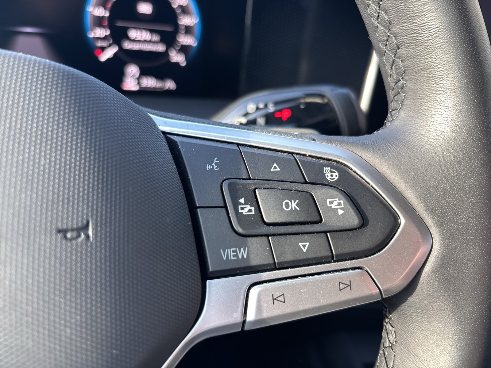 Volkswagen Tayron 2.0 LIFE 4X4 AHK CAM ACC LM19 CARPLAY