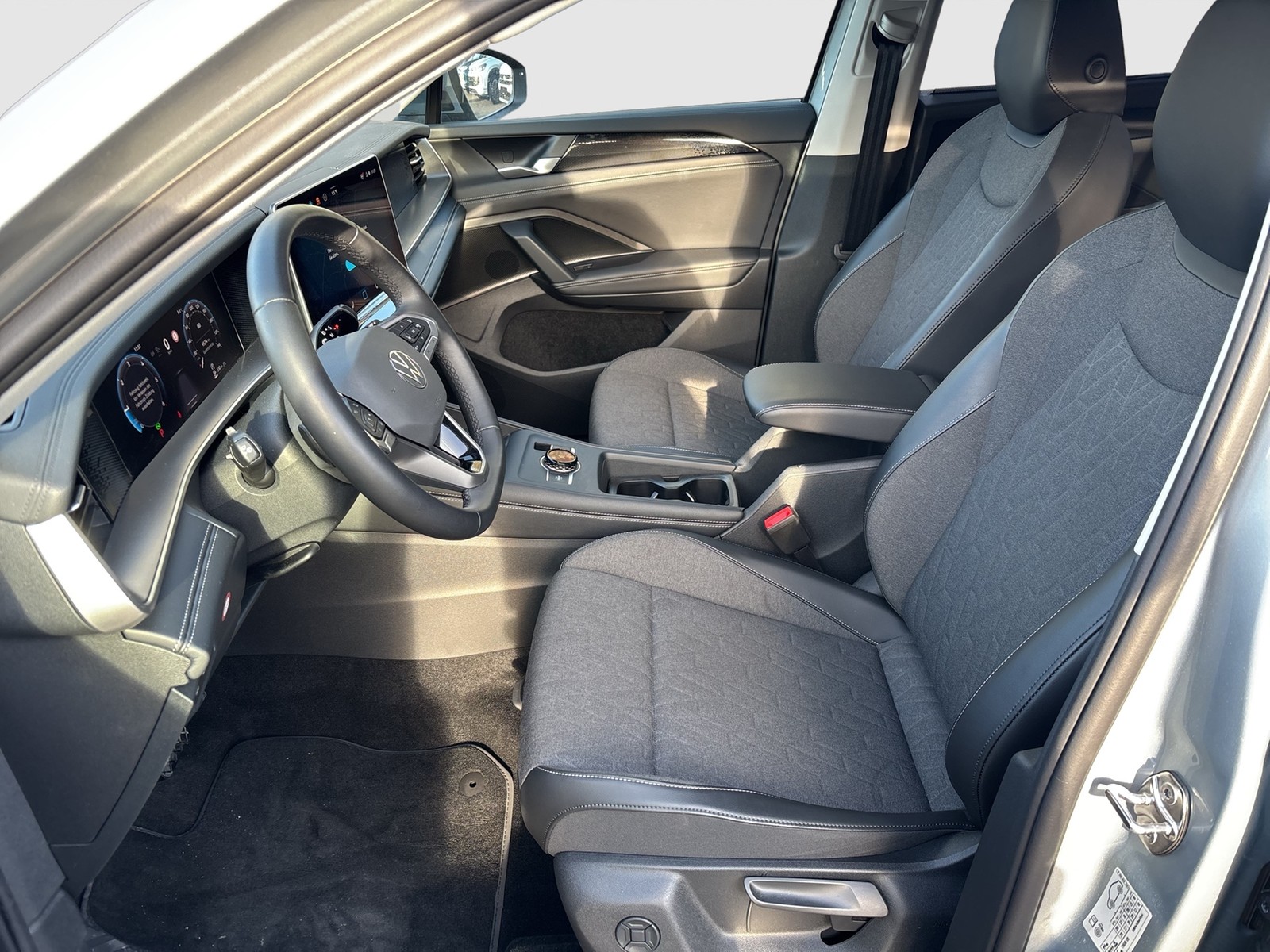 Volkswagen Tayron 2.0 LIFE 4X4 AHK CAM ACC LM19 CARPLAY