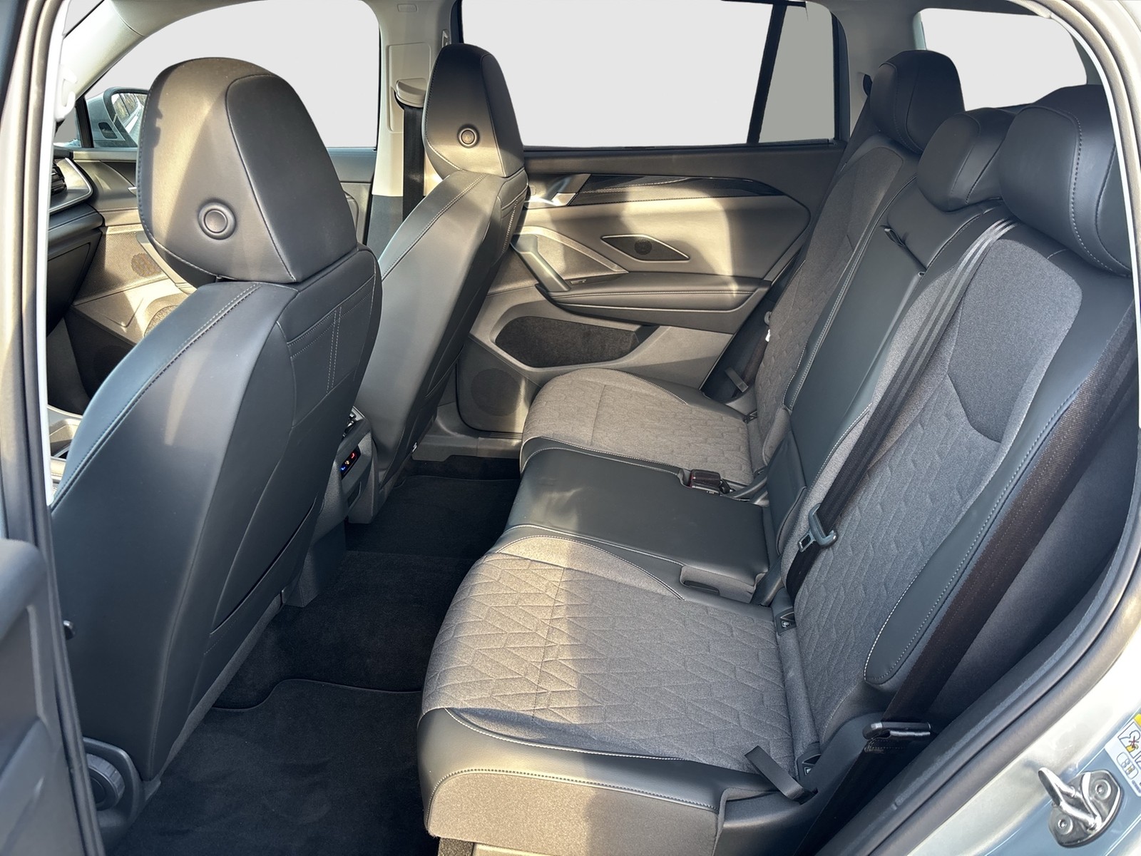 Volkswagen Tayron 2.0 LIFE 4X4 AHK CAM ACC LM19 CARPLAY