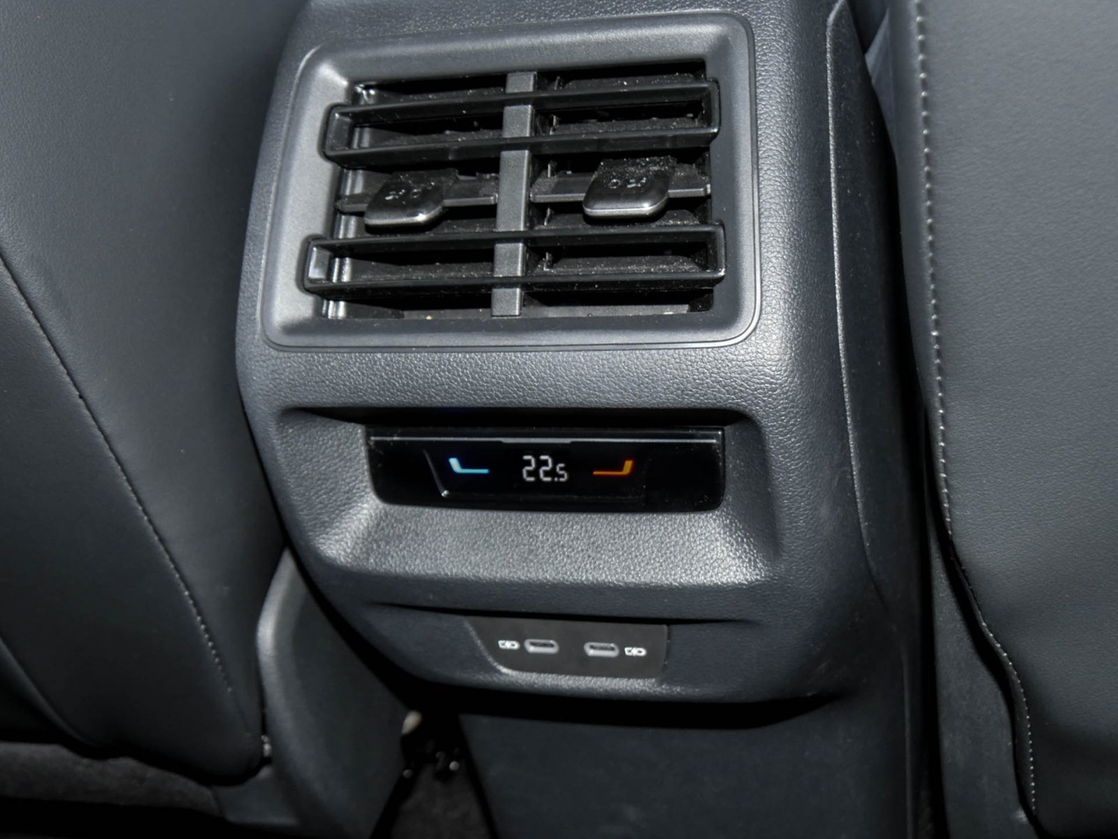 Volkswagen Tiguan 1.5 HYBRID LIFE NEUES MODELL AHK CAM LM18