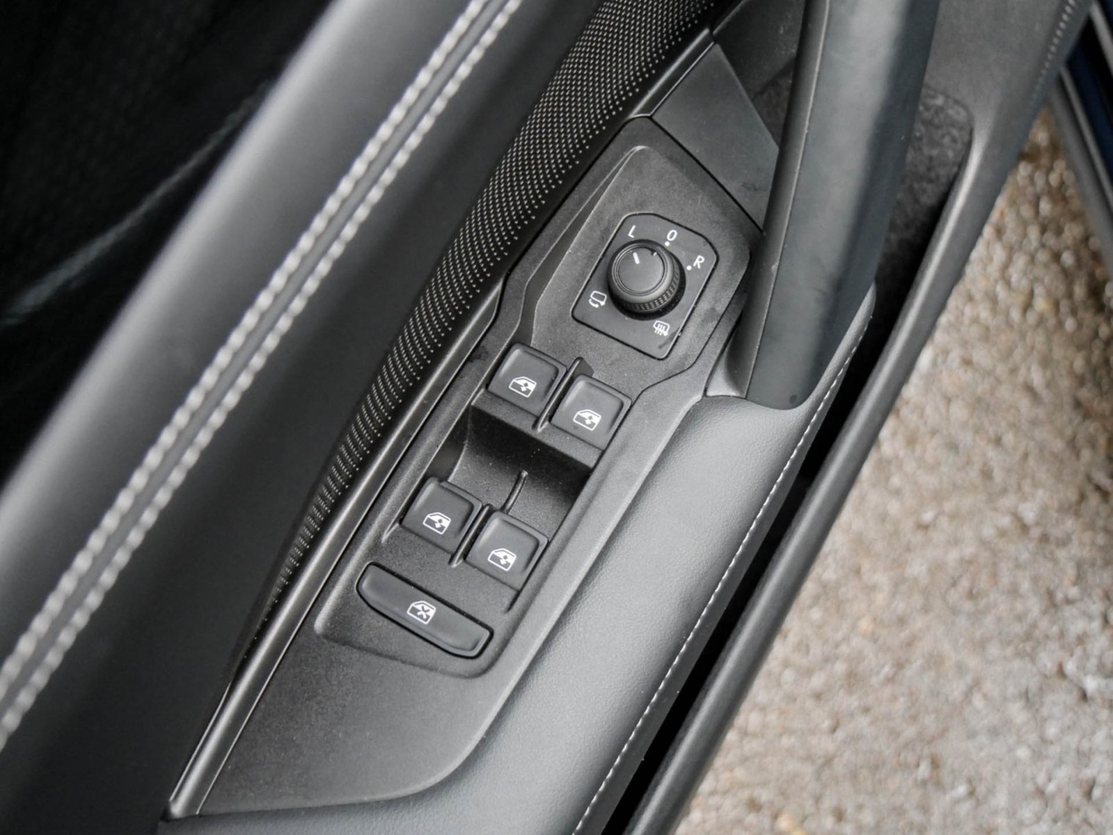 Volkswagen Tiguan 1.5 HYBRID LIFE NEUES MODELL AHK CAM LM18