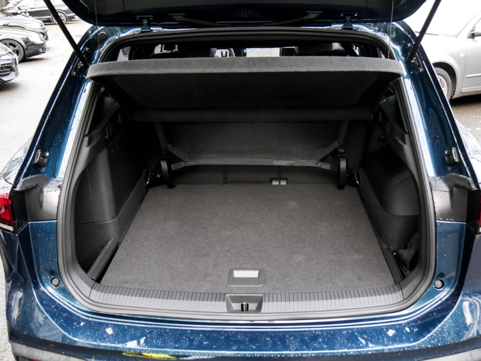 Volkswagen Tiguan 1.5 HYBRID LIFE NEUES MODELL AHK CAM LM18