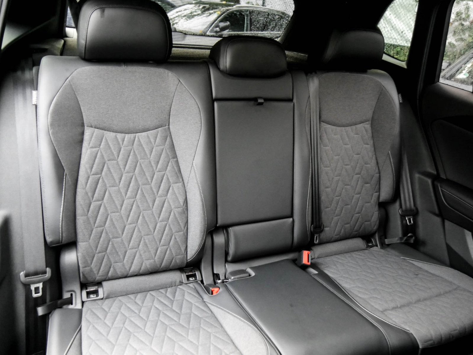 Volkswagen Tiguan 1.5 HYBRID LIFE NEUES MODELL AHK CAM LM18