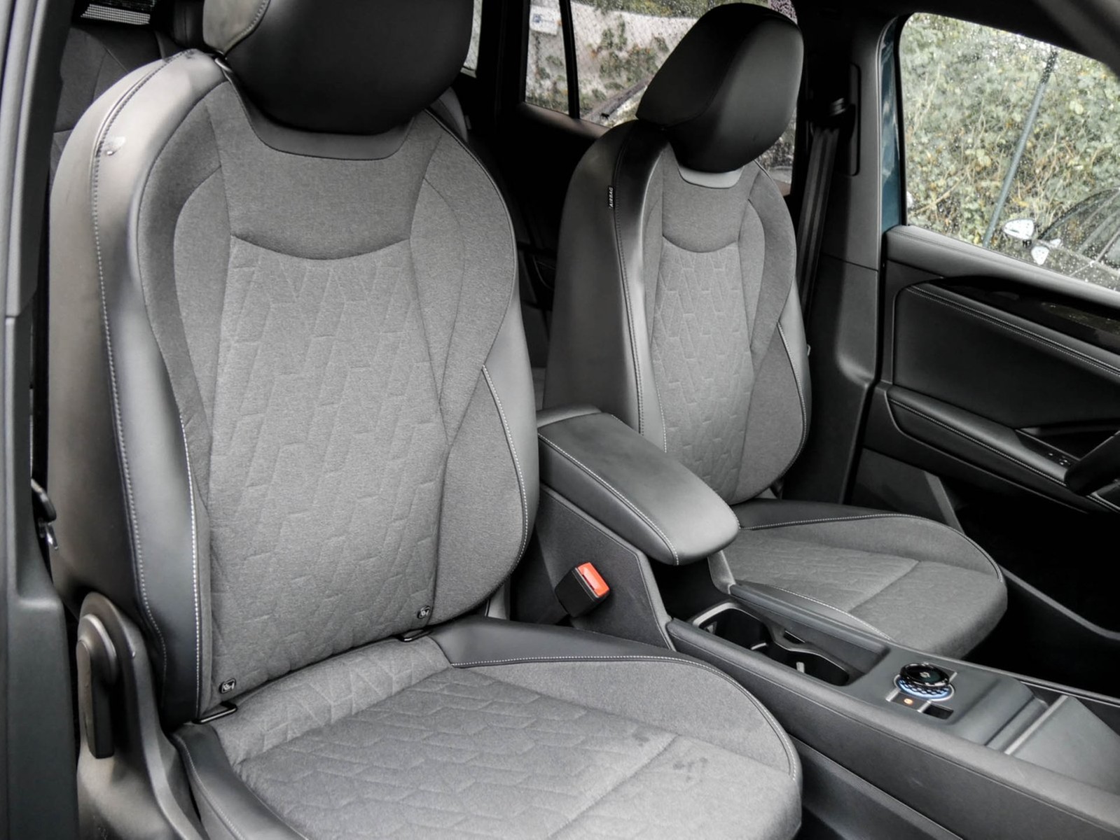 Volkswagen Tiguan 1.5 HYBRID LIFE NEUES MODELL AHK CAM LM18