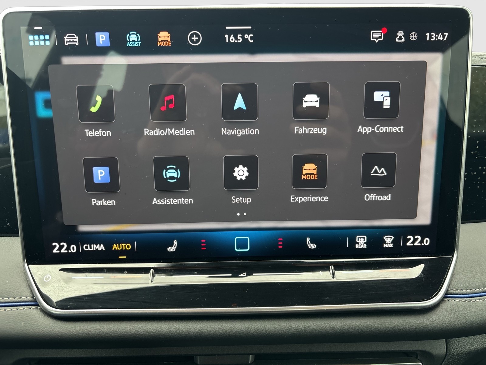 Volkswagen Tiguan 2.0 R-LINE 4X4 NEUES MODELL AHK CAM LM20