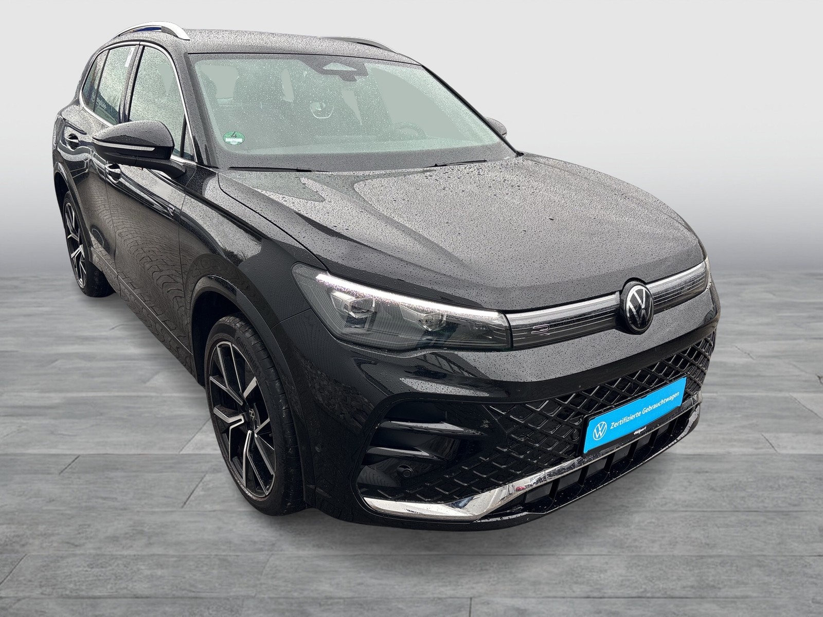 Volkswagen Tiguan 2.0 R-LINE 4X4 NEUES MODELL AHK CAM LM20
