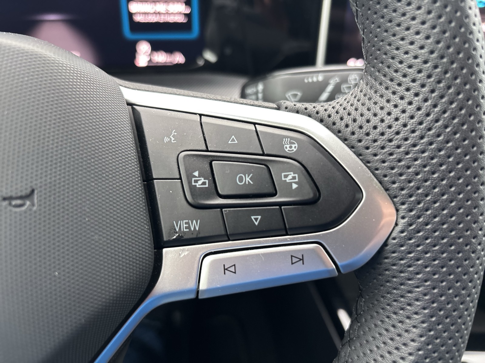 Volkswagen Golf Variant VIII 1.5 R-LINE FACELIFT AHK LM18