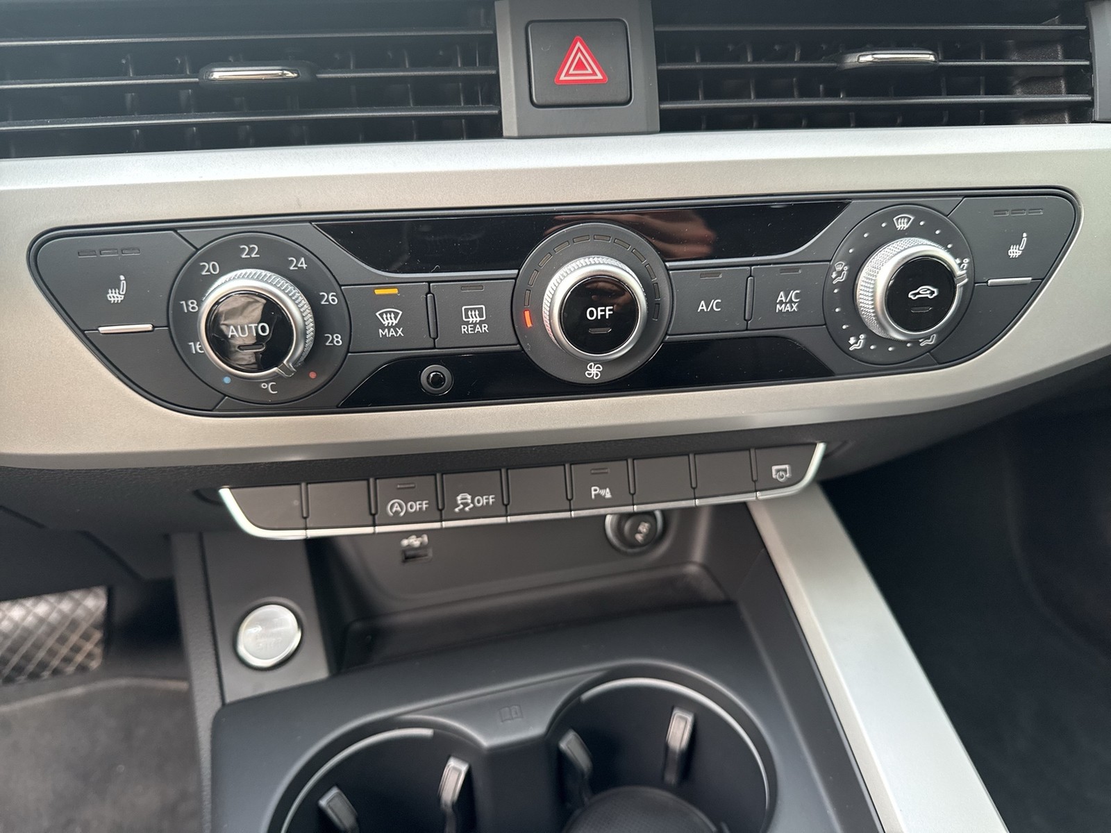 Audi A4 Avant 35 PANO KAMERA ALU18 MATRIX eKLAPPE NAVI+