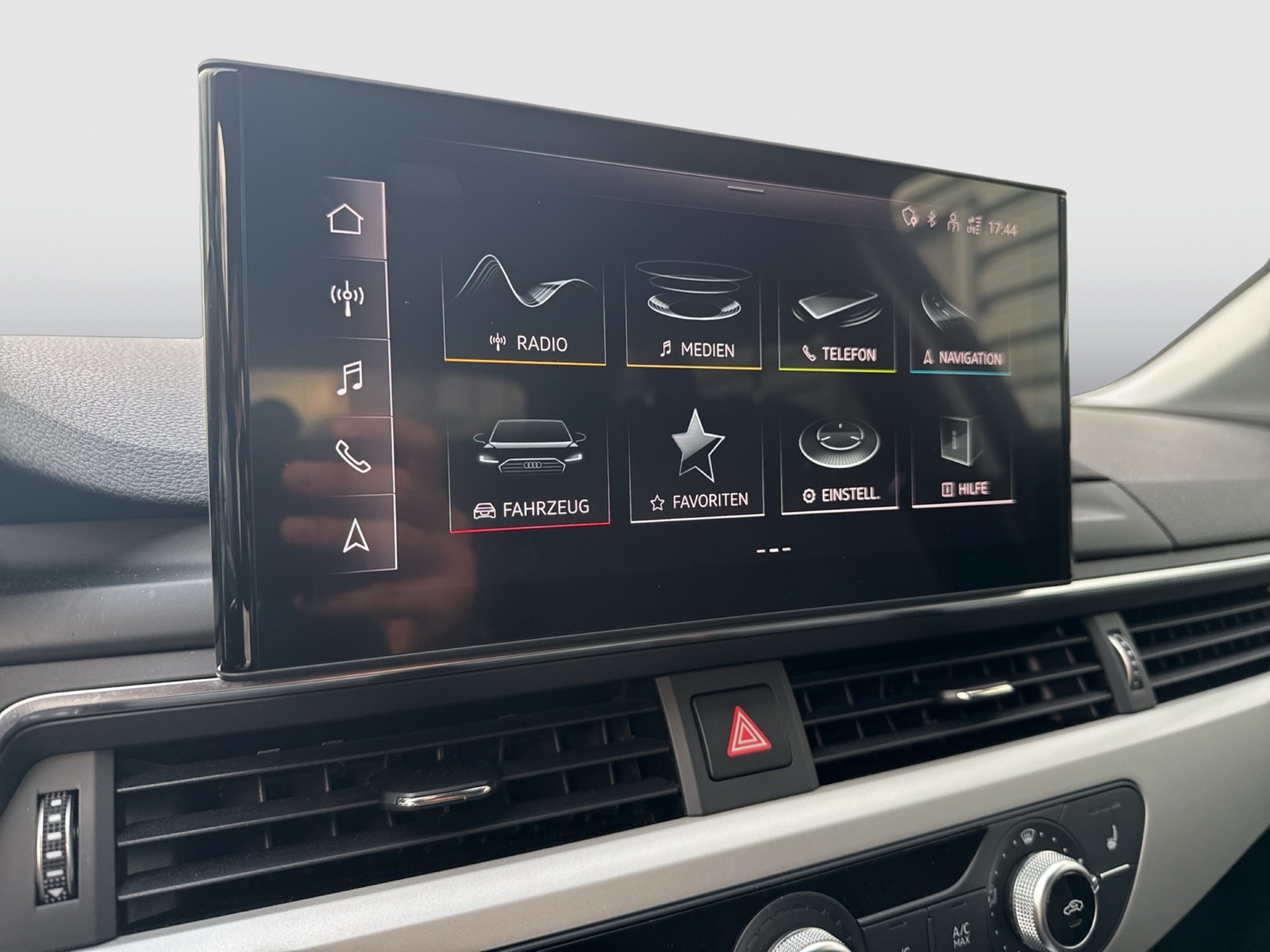 Audi A4 Avant 35 PANO KAMERA ALU18 MATRIX eKLAPPE NAVI+