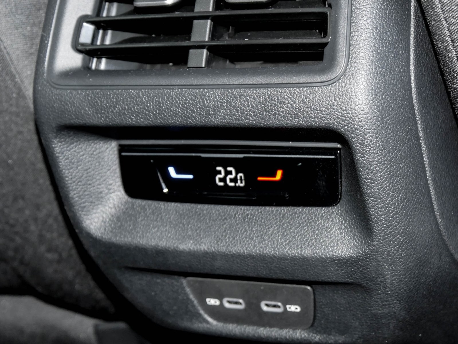 Volkswagen Tiguan 1.5 eTSI NEUES MODELL AHK CAM LM17 NAVI