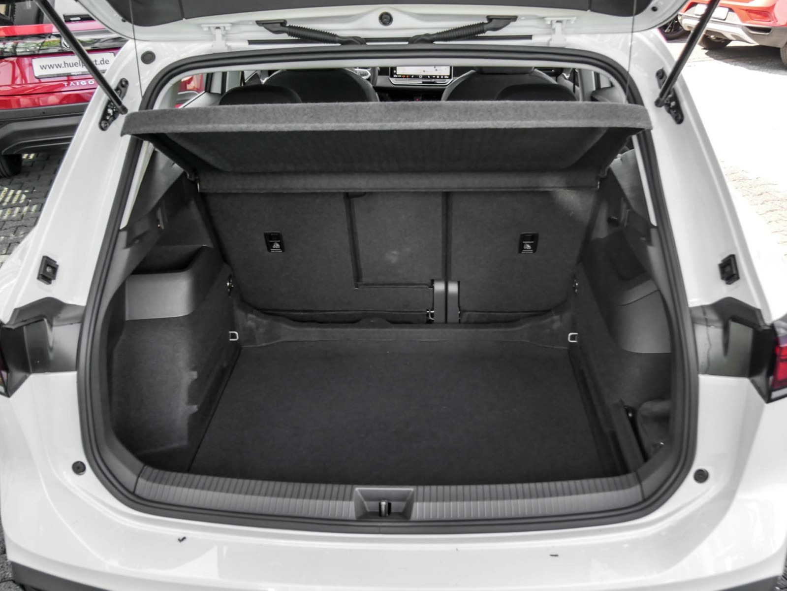 Volkswagen Tiguan 1.5 eTSI NEUES MODELL AHK CAM LM17 NAVI