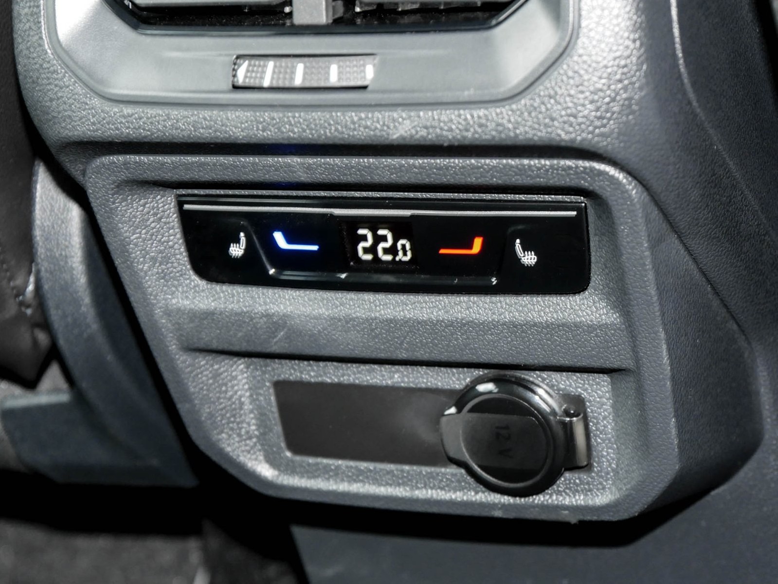 Volkswagen Tiguan 2.0 R-LINE AHK CAM ACC LM20 E-KLAPPE NAVI