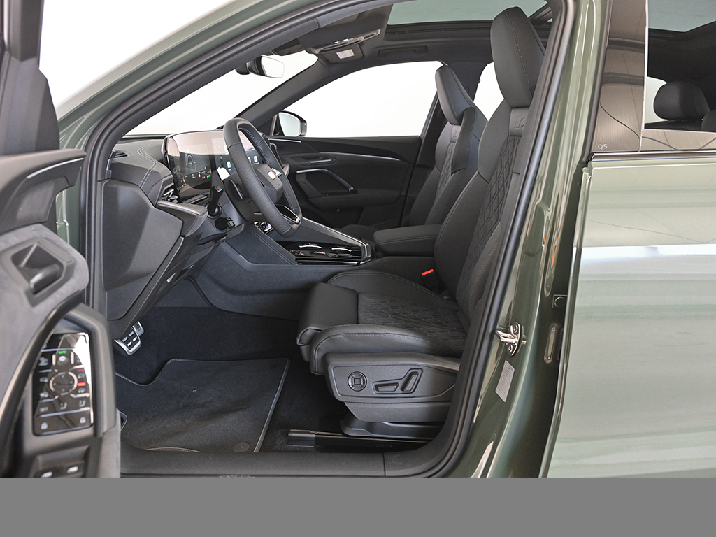 Audi Q5 SUV e-hybrid quattro AHK PANO TECH PLUS LM20