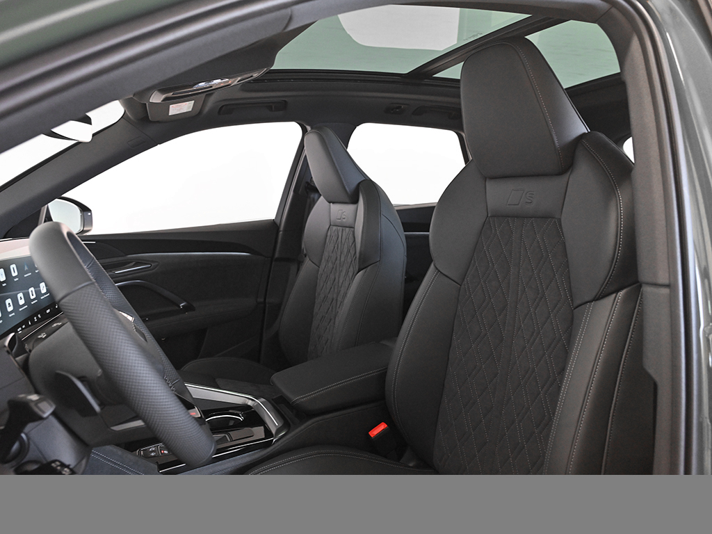 Audi Q5 SUV e-hybrid quattro AHK PANO TECH PLUS LM20