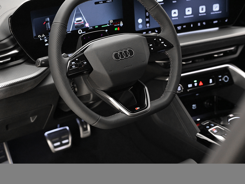 Audi Q5 Sportback e-hybrid quattro AHK TECH PLUS LM20