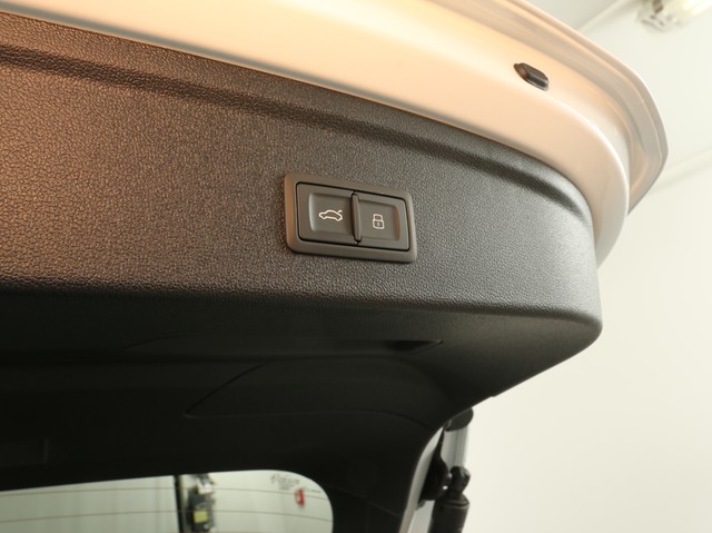 Audi A3 Sportback 40 HYBRID S LINE AHK B&O ACC NAVI+