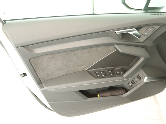 Audi A3 Sportback 40 HYBRID S LINE AHK B&O ACC NAVI+