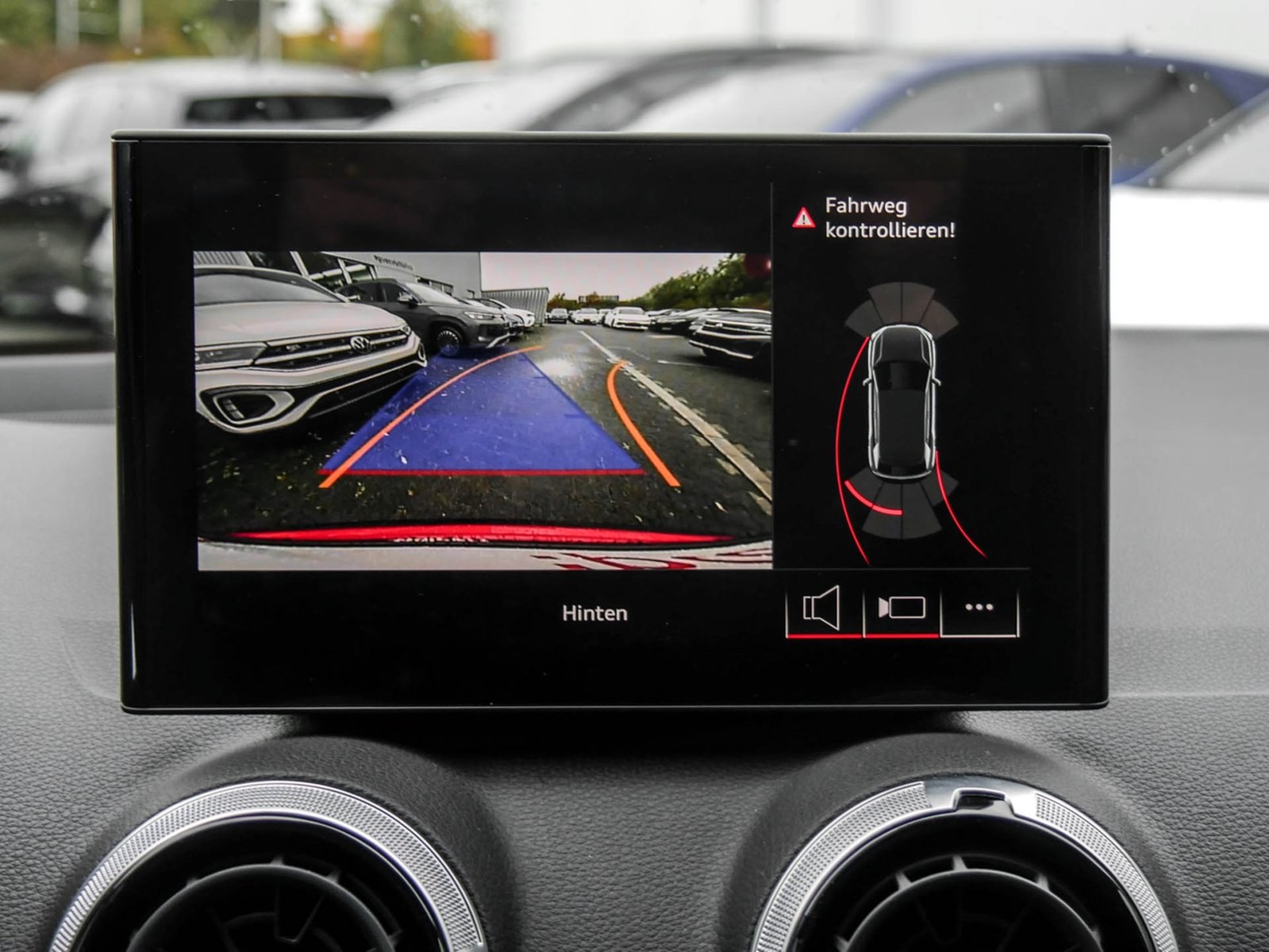 Audi Q2 35 quattro S LINE AHK CAM ACC LM18 E-KLAPPE