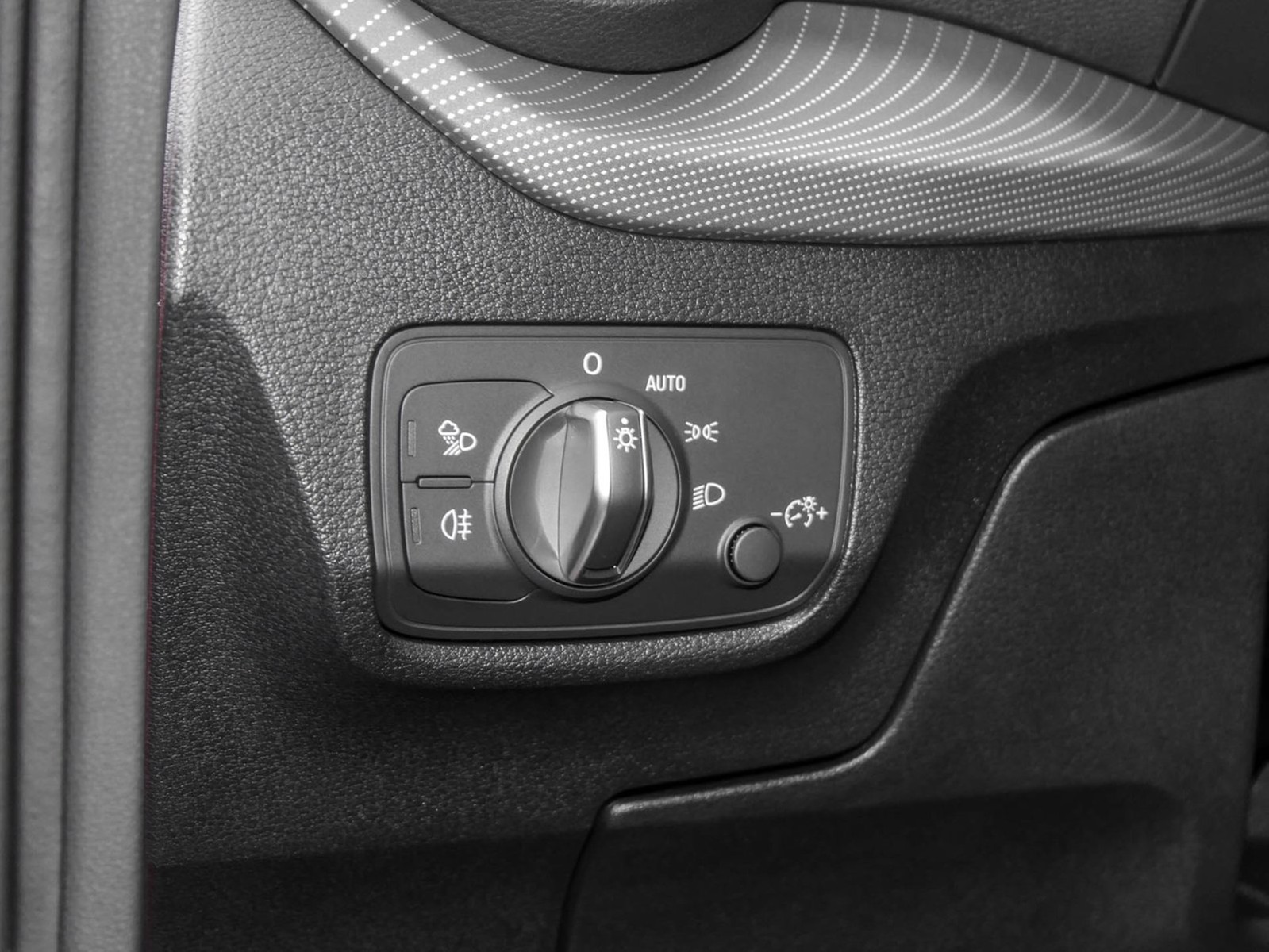 Audi Q2 35 quattro S LINE AHK CAM ACC LM18 E-KLAPPE