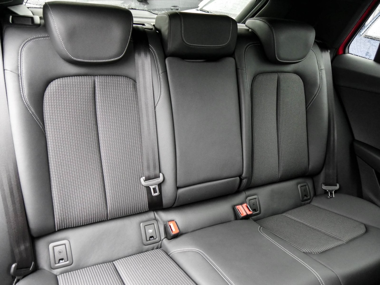 Audi Q2 35 quattro S LINE AHK CAM ACC LM18 E-KLAPPE