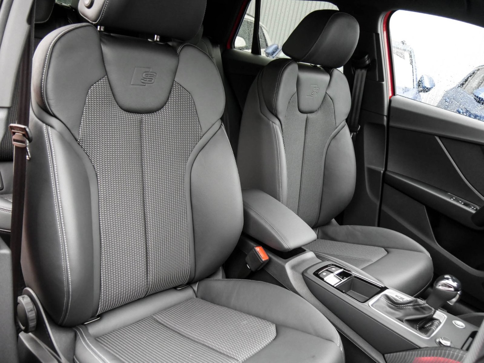 Audi Q2 35 quattro S LINE AHK CAM ACC LM18 E-KLAPPE