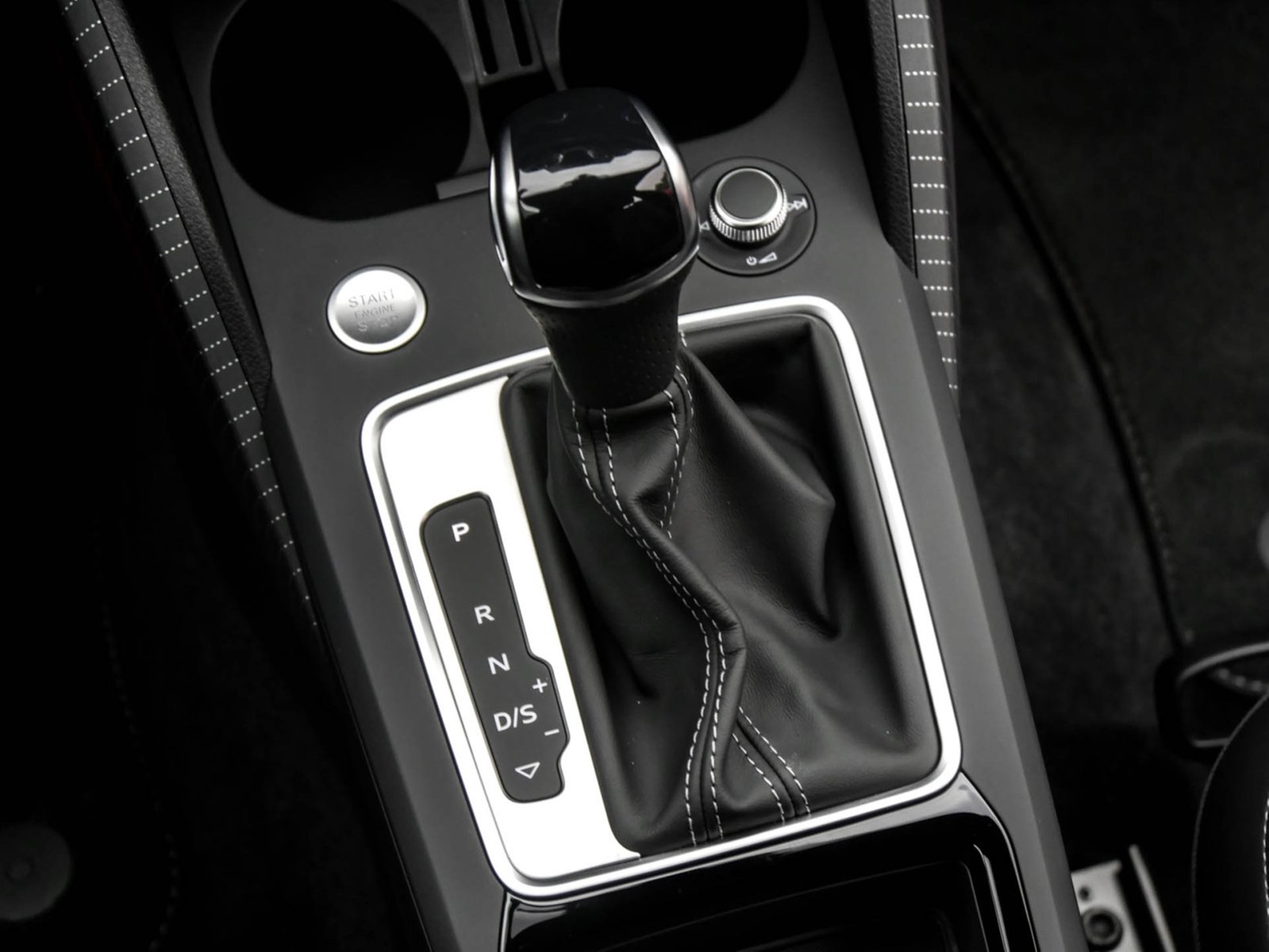 Audi Q2 35 quattro S LINE AHK CAM ACC LM18 E-KLAPPE