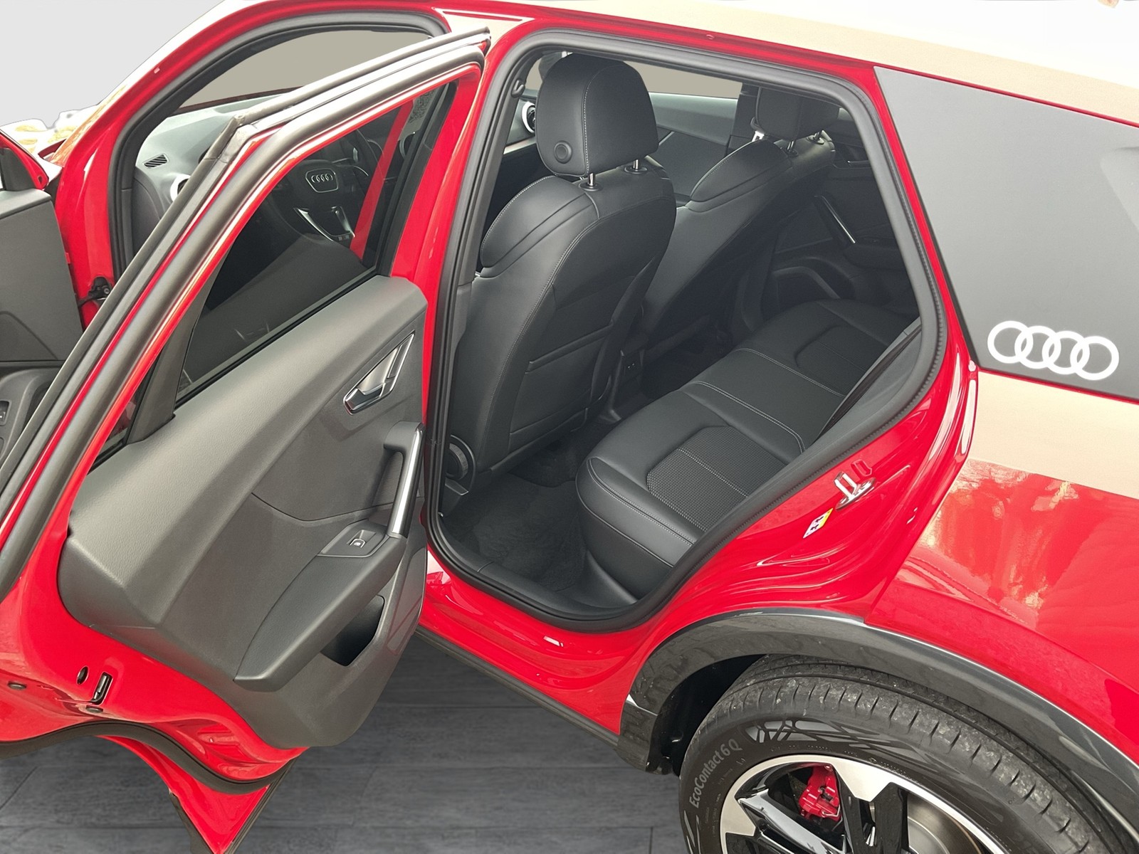 Audi Q2 35 quattro S LINE AHK CAM ACC LM18 E-KLAPPE