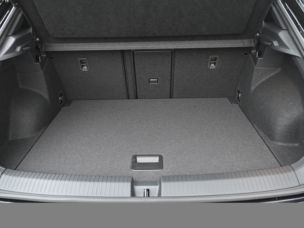 Volkswagen T-Roc 1.5 R-LINE BLACKSTYLE CAM ACC LM18 EKLAPPE