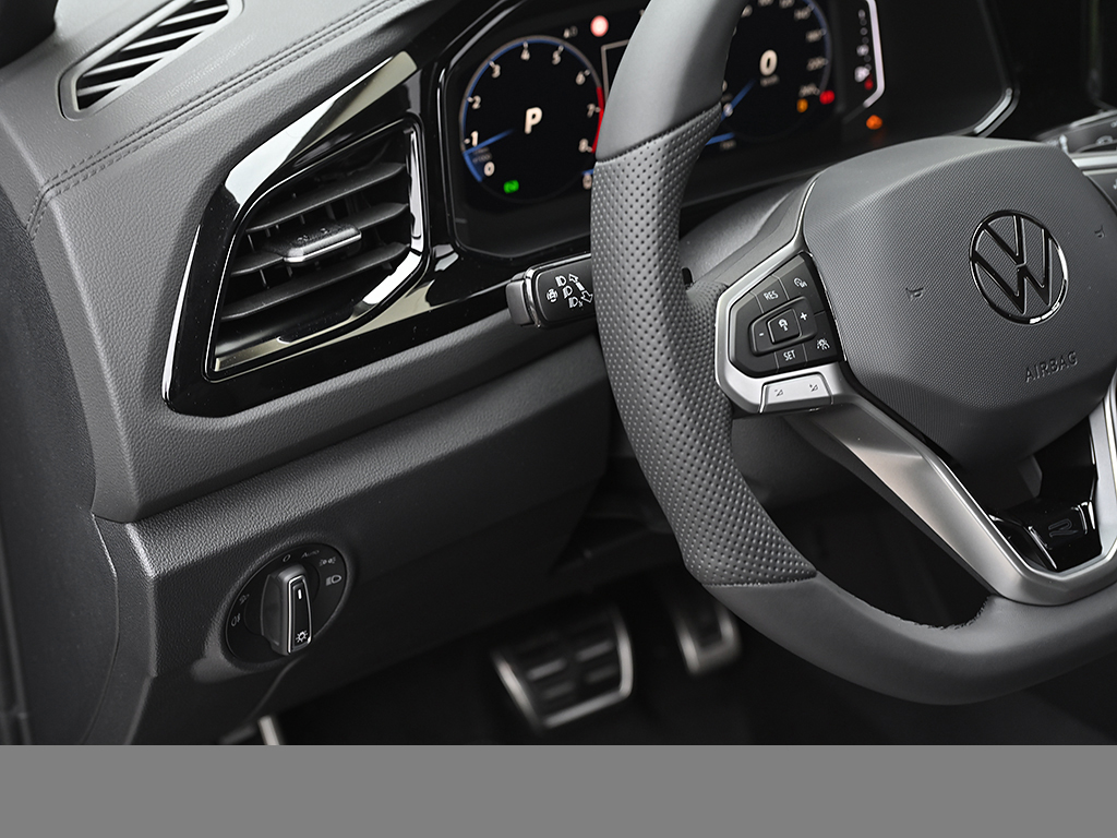 Volkswagen T-Roc 1.5 R-LINE BLACKSTYLE CAM ACC LM18 EKLAPPE