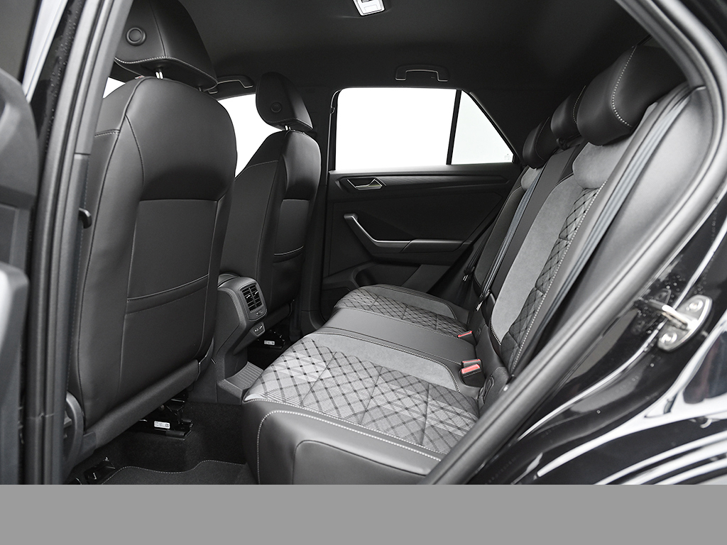 Volkswagen T-Roc 1.5 R-LINE BLACKSTYLE CAM ACC LM18 EKLAPPE