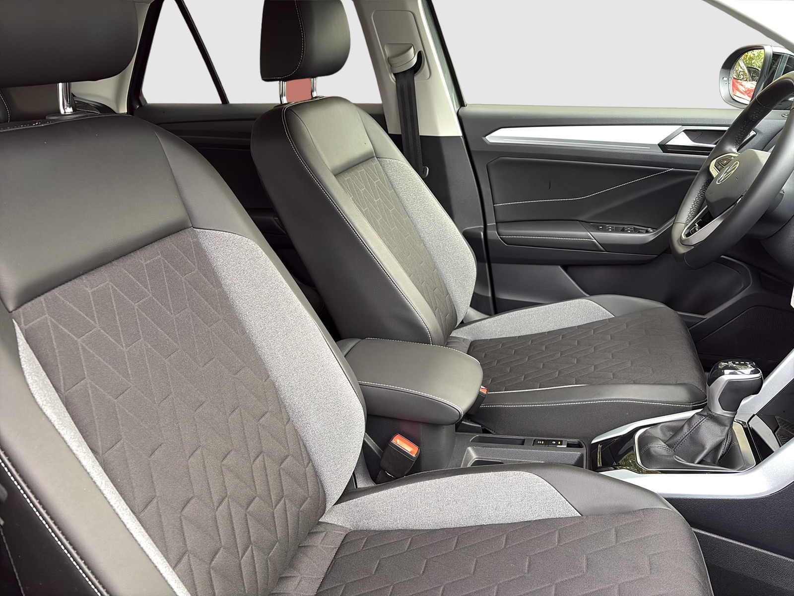 Volkswagen T-Roc 2.0 GOAL AHK CAM ACC LM17 NAVI SITZHEIZUNG