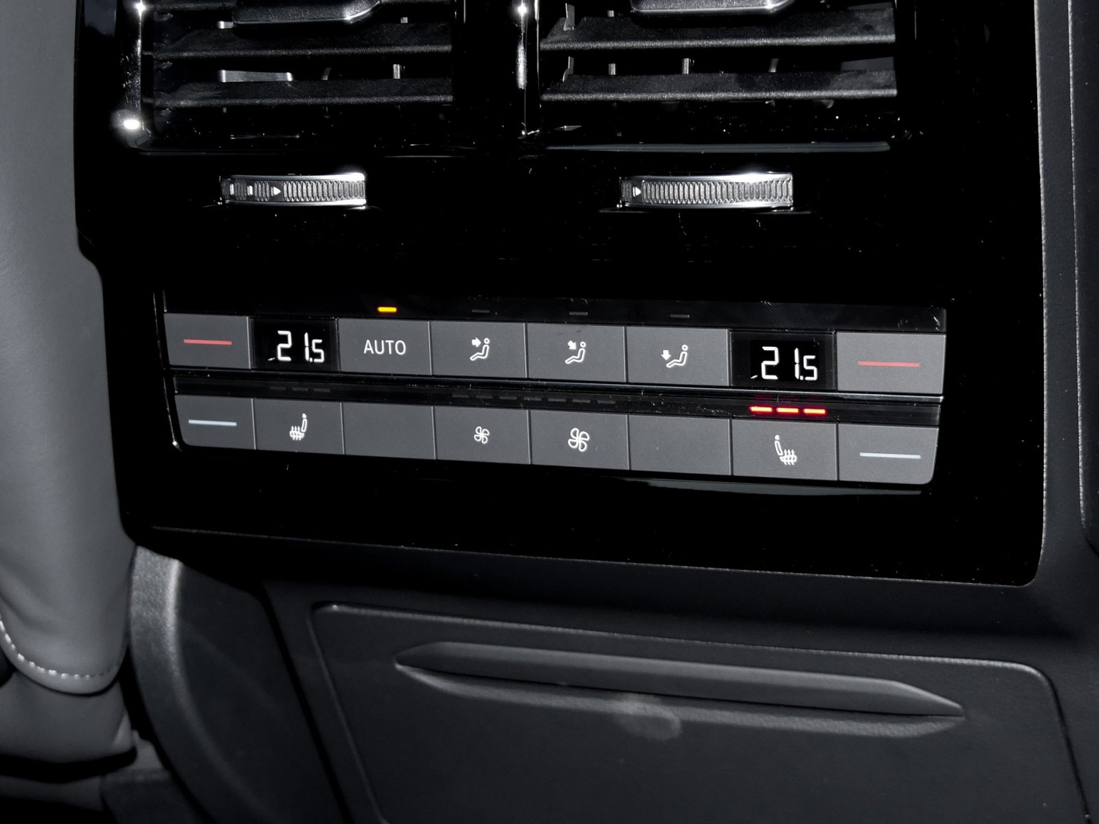 Volkswagen Touareg V6 TDI R-LINE BLACKSTYLE DYNAUDIO PANO