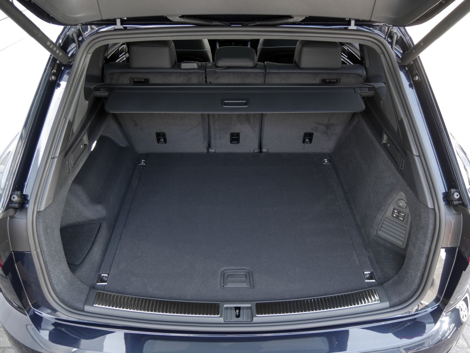 Volkswagen Touareg V6 TDI R-LINE BLACKSTYLE DYNAUDIO PANO