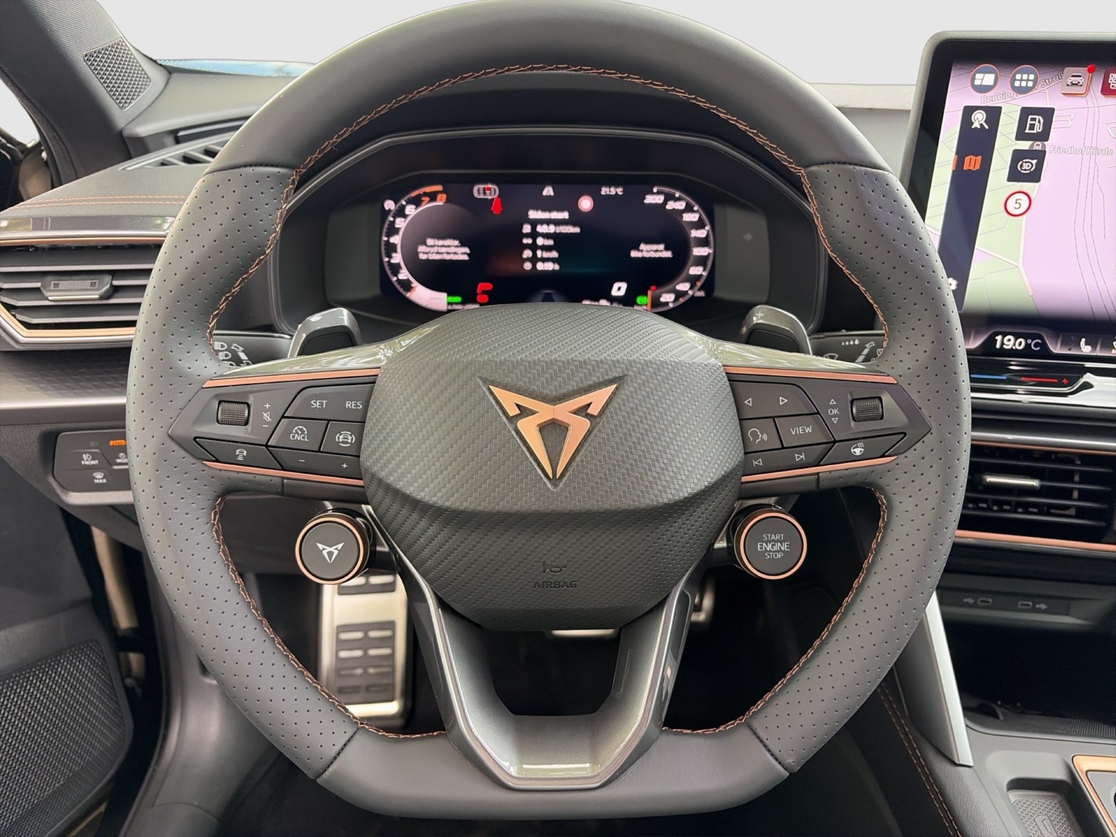 Cupra Formentor 1.5 eTSI SENNHEISER AHK CAM ACC LM18