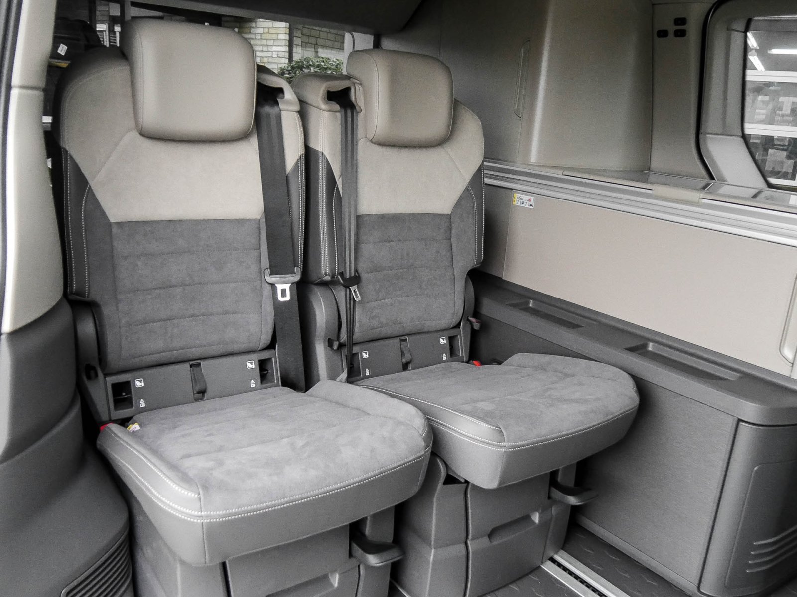 Volkswagen T7 California Ocean Klima LED Navi Aufstelldach Küche