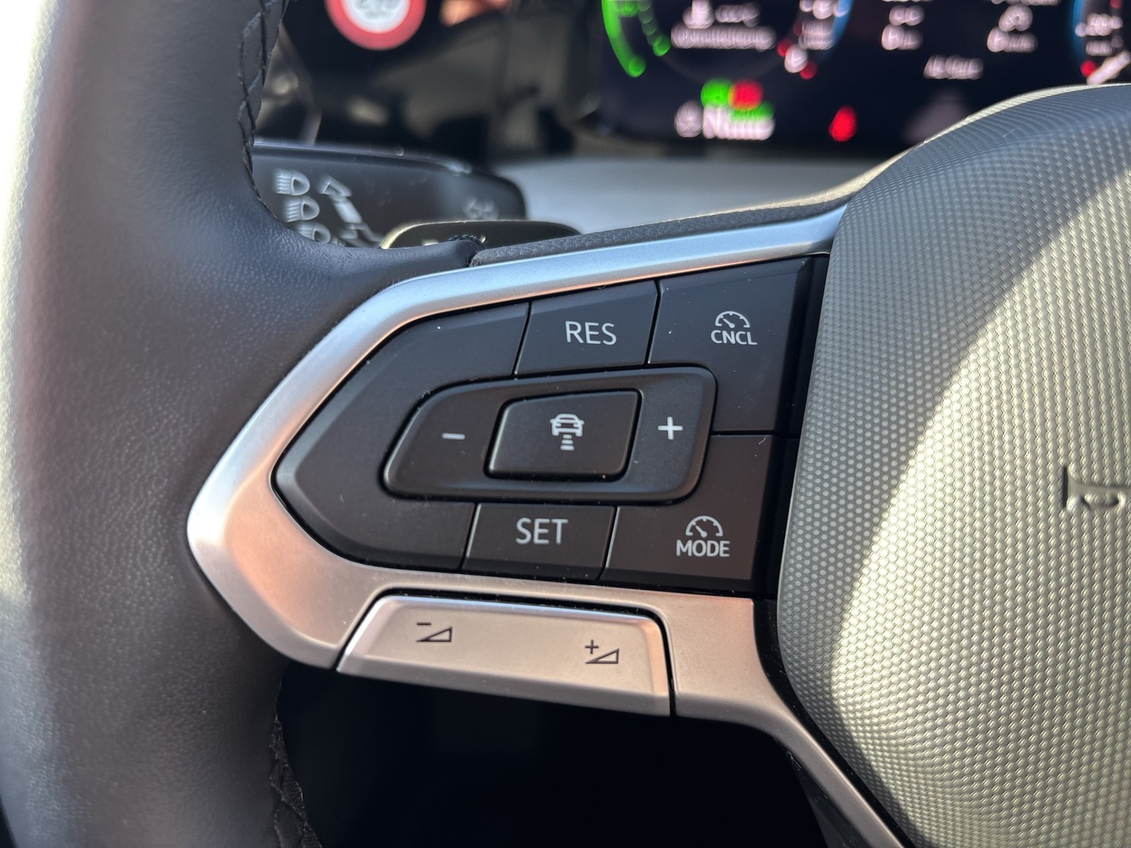 Volkswagen Golf VIII 1.5 HYBRID LIFE FACELIFT 360CAM ACC 17Z