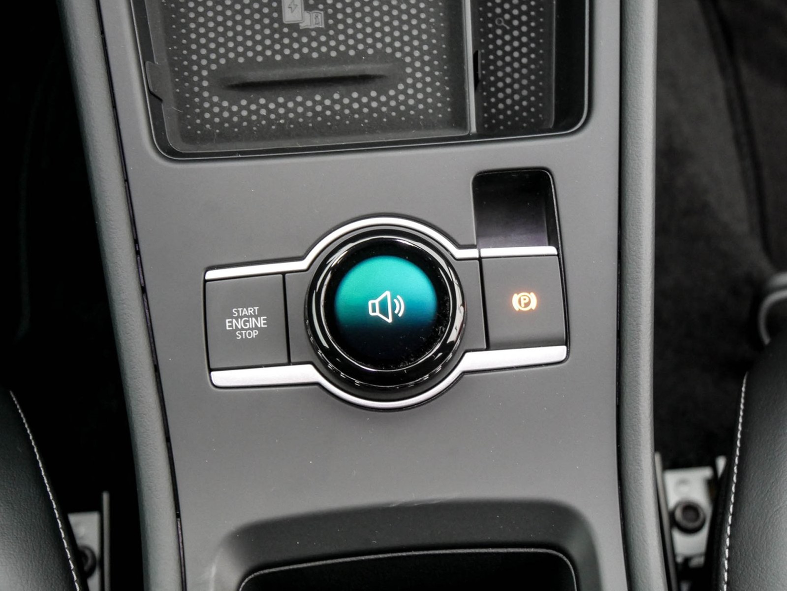 Volkswagen T-Roc 1.5 R-LINE DSG BLACKSTYLE eKLAPPE CAM LM20