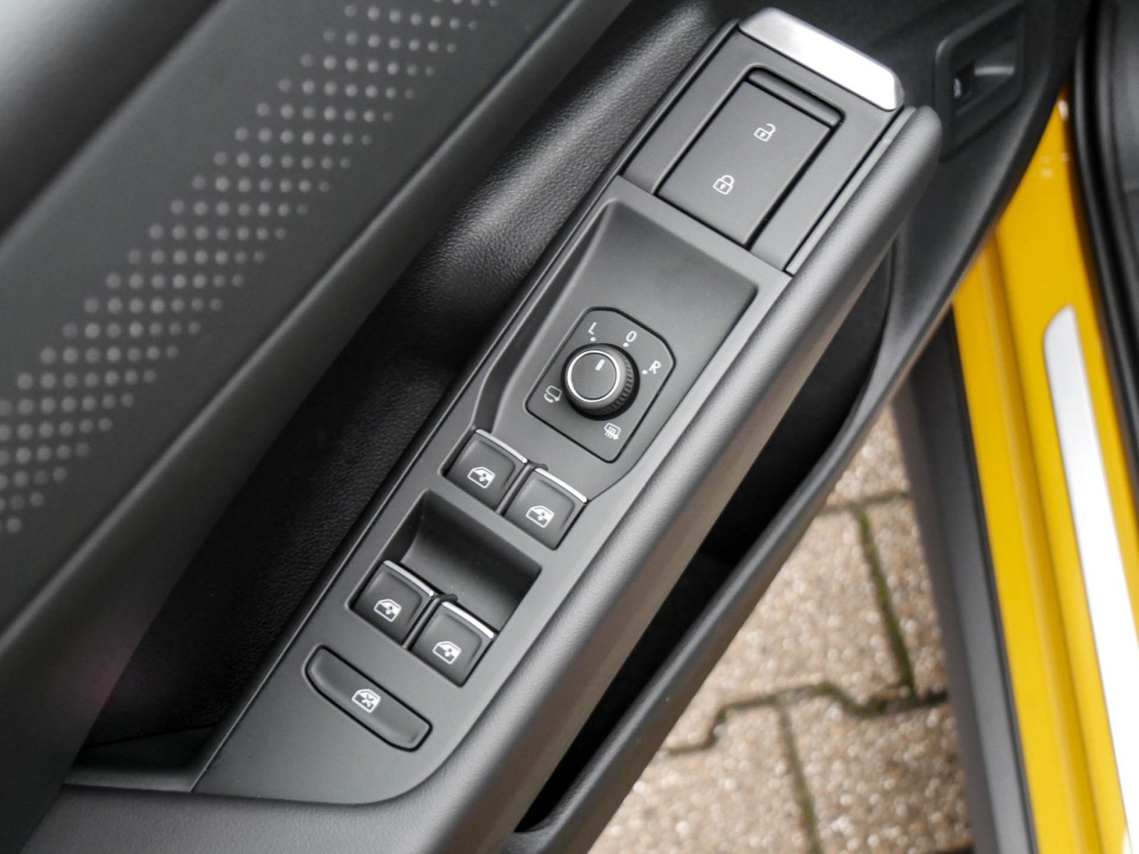 Volkswagen T-Roc 1.5 R-LINE DSG BLACKSTYLE eKLAPPE CAM LM20