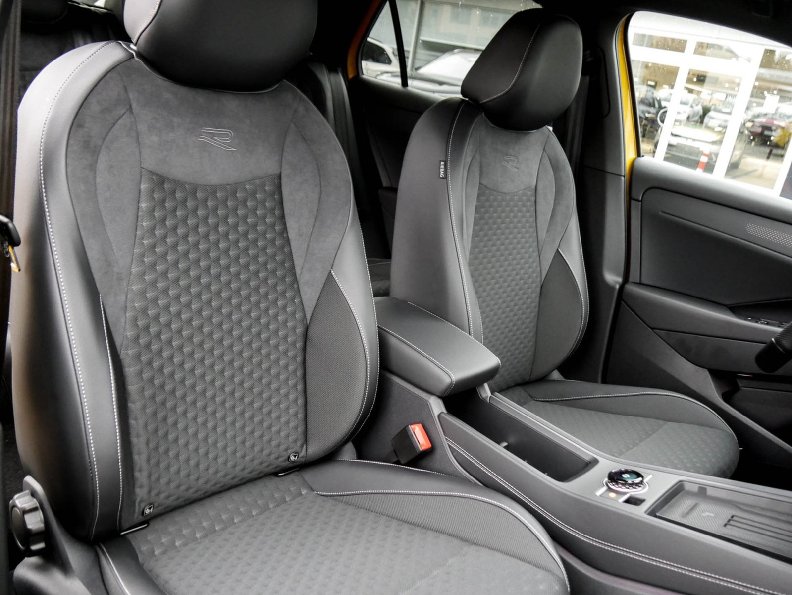 Volkswagen T-Roc 1.5 R-LINE DSG BLACKSTYLE eKLAPPE CAM LM20