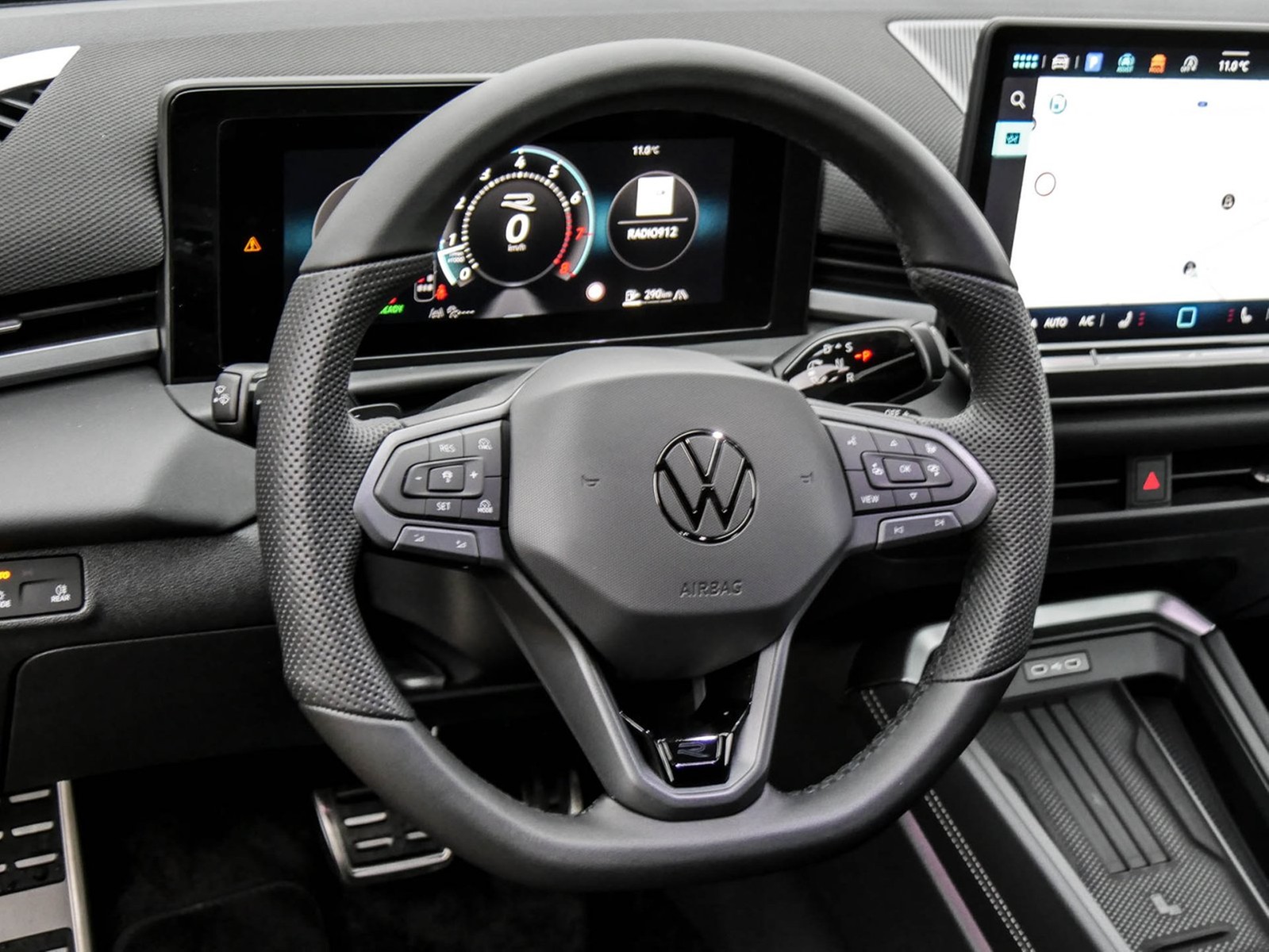 Volkswagen T-Roc 1.5 R-LINE DSG BLACKSTYLE eKLAPPE CAM LM20